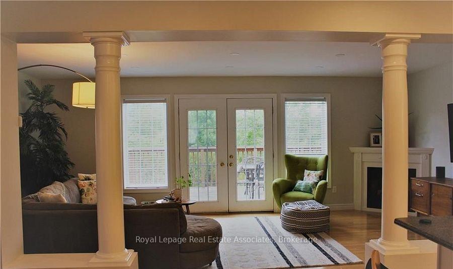 Photo 4 of 61 Porter Drive, Guelph, Pineridge/Westminster Woods — HOMEH