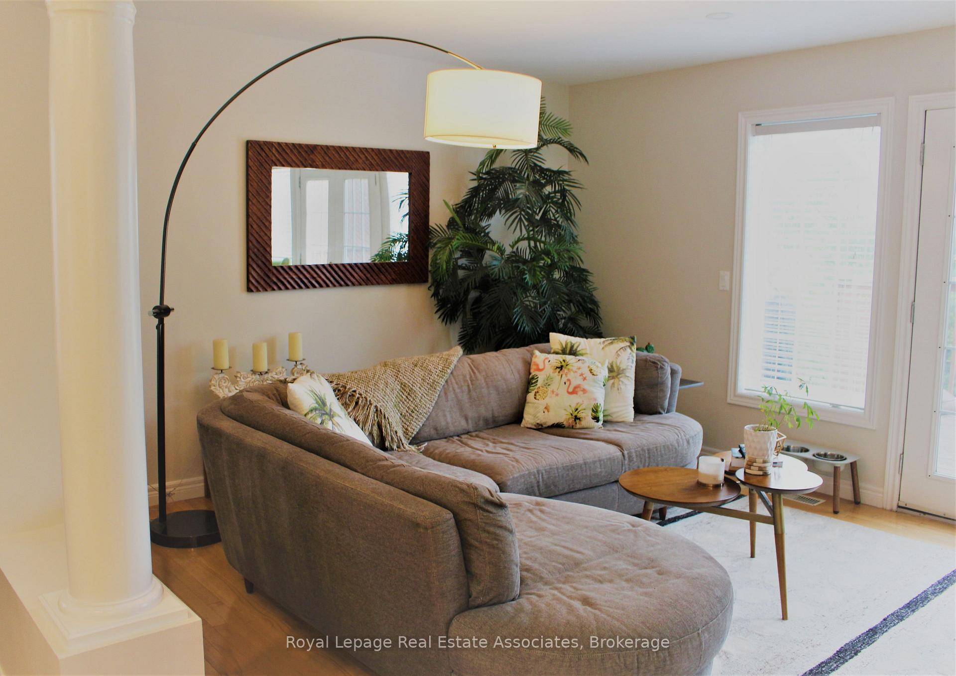 Photo 5 of 61 Porter Drive, Guelph, Pineridge/Westminster Woods — HOMEH