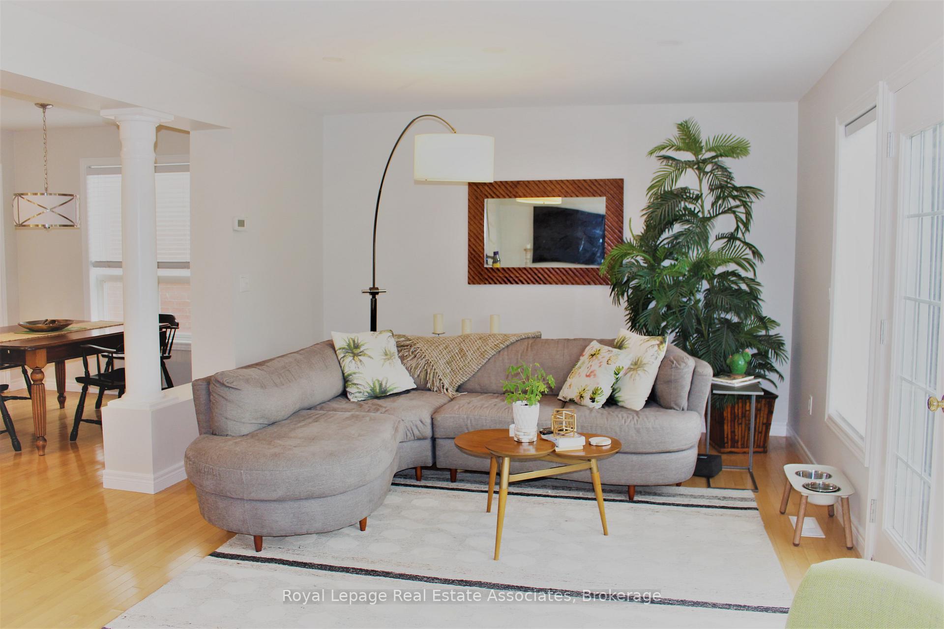 Photo 7 of 61 Porter Drive, Guelph, Pineridge/Westminster Woods — HOMEH
