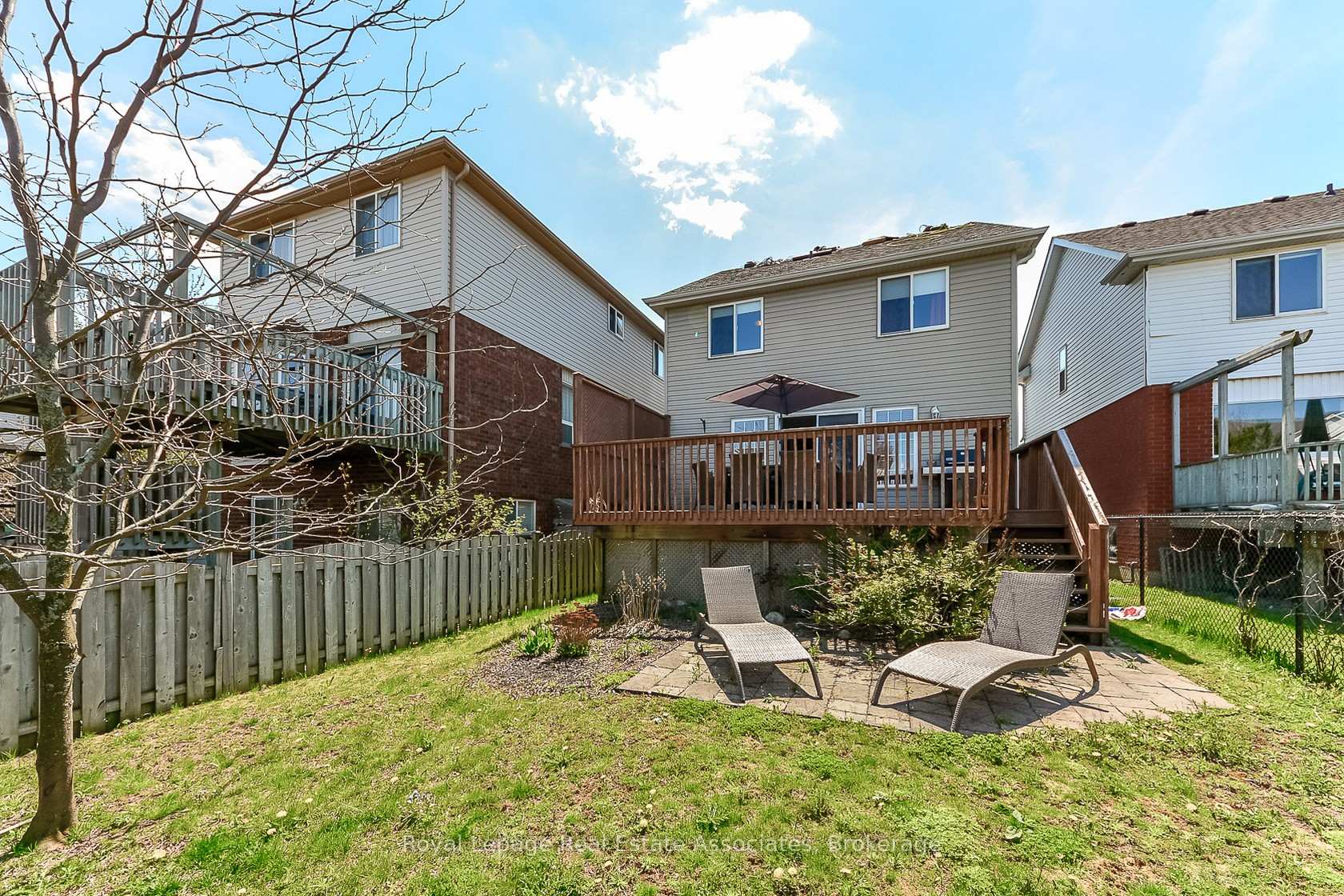 Photo 18 of 61 Porter Drive, Guelph, Pineridge/Westminster Woods — HOMEH