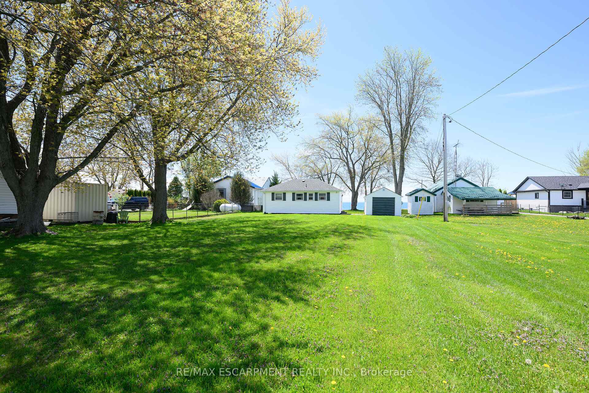 Photo 2 of 13 Horseshoe Bay Road, Haldimand, Dunnville — HOMEH