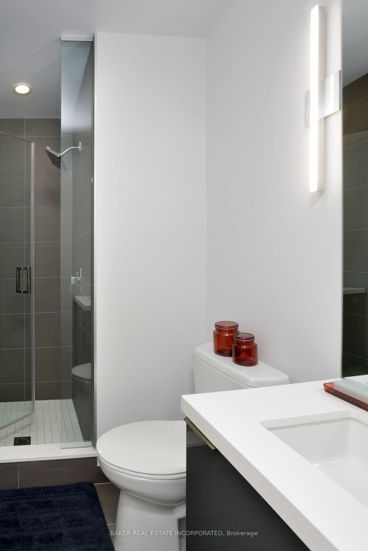 Photo 2 of Unit 1805, 15 Roehampton Avenue, Toronto, Mount Pleasant West — HOMEH