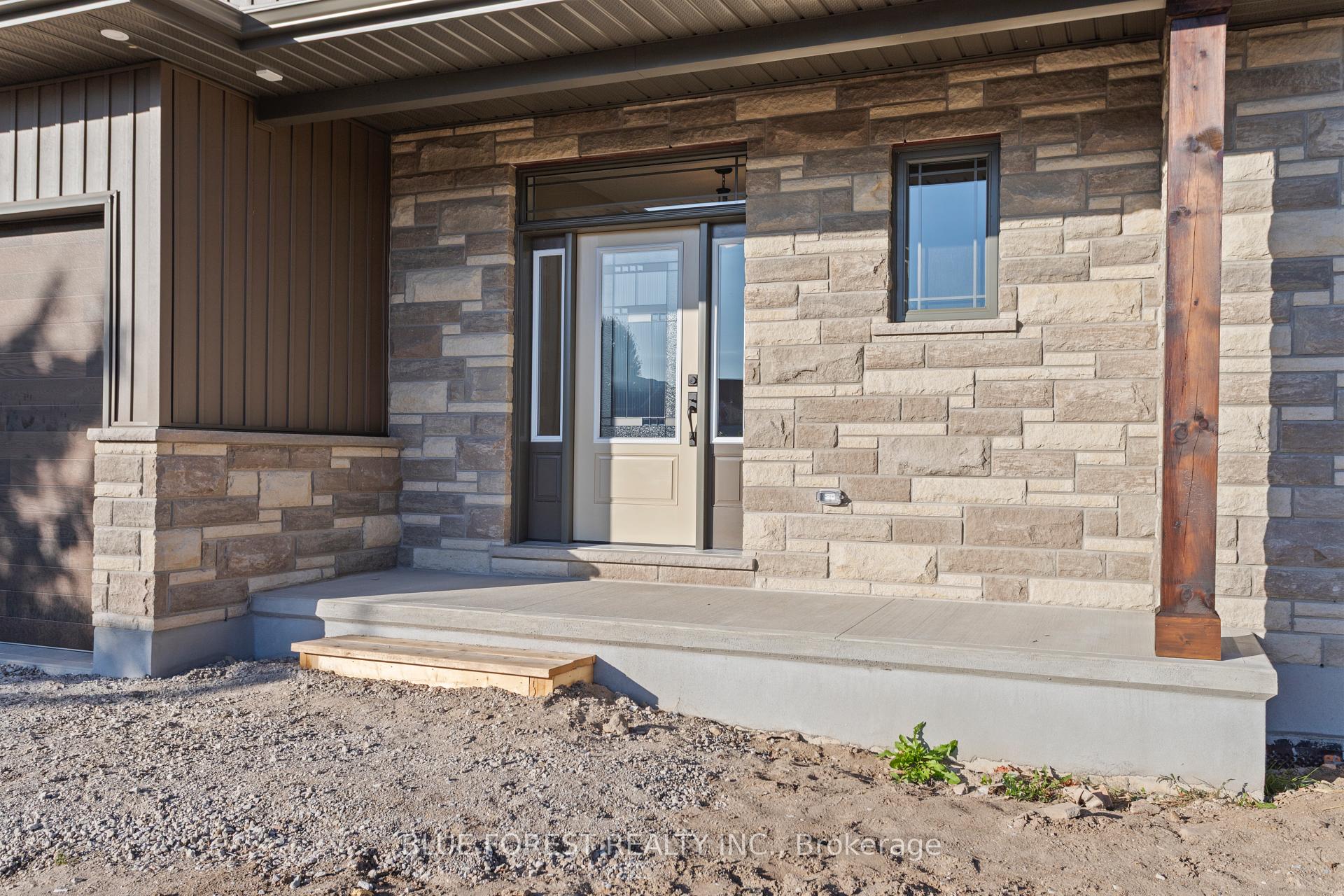 Photo 4 of 218 Snyders Avenue, Central Elgin, Belmont — HOMEH