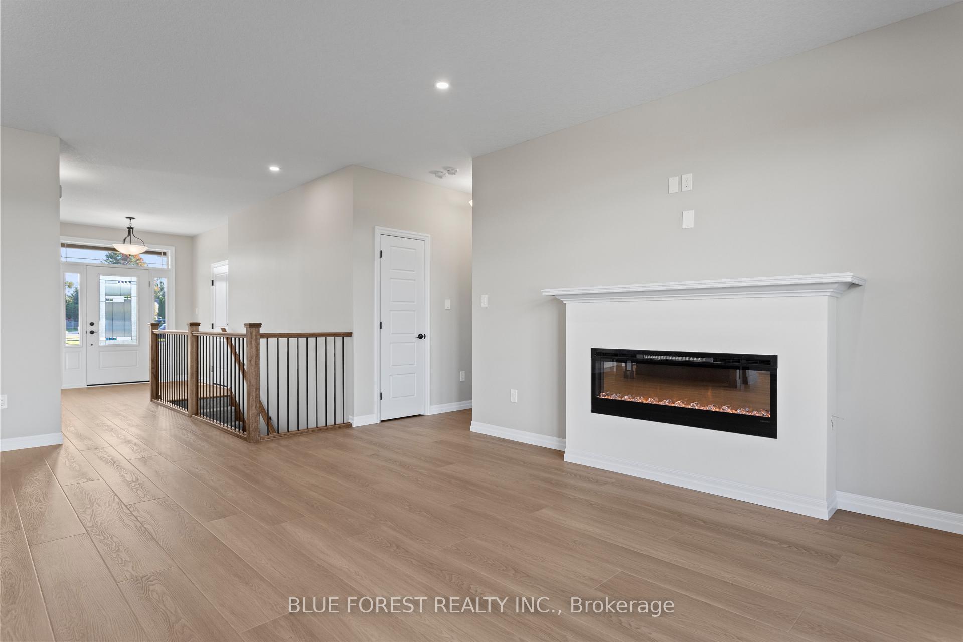 Photo 10 of 218 Snyders Avenue, Central Elgin, Belmont — HOMEH