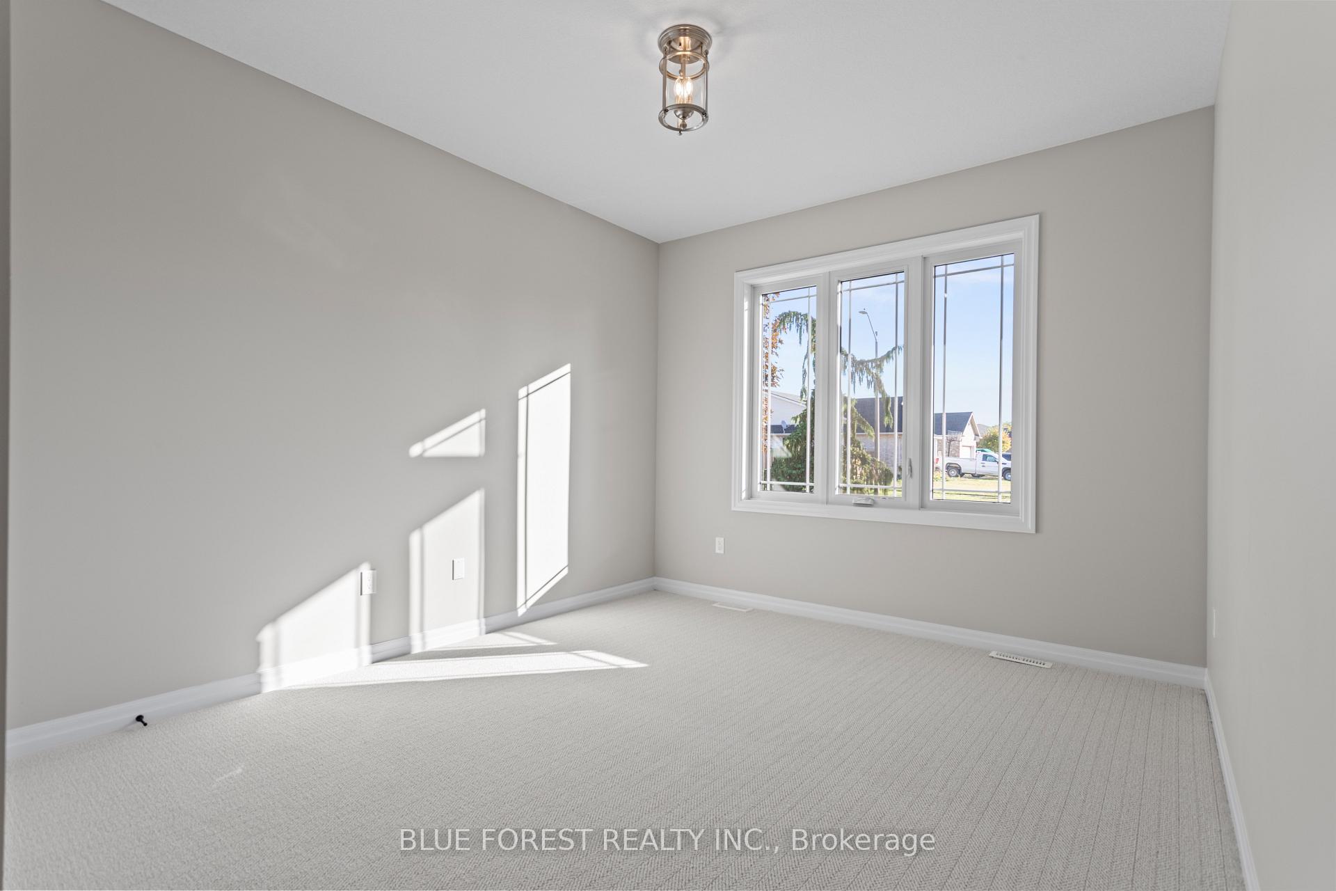 Photo 9 of 218 Snyders Avenue, Central Elgin, Belmont — HOMEH