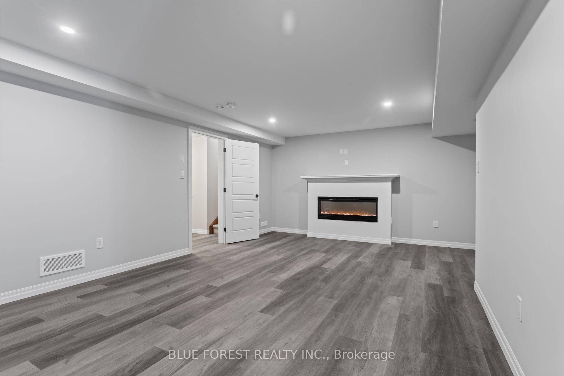 Photo 12 of 218 Snyders Avenue, Central Elgin, Belmont — HOMEH