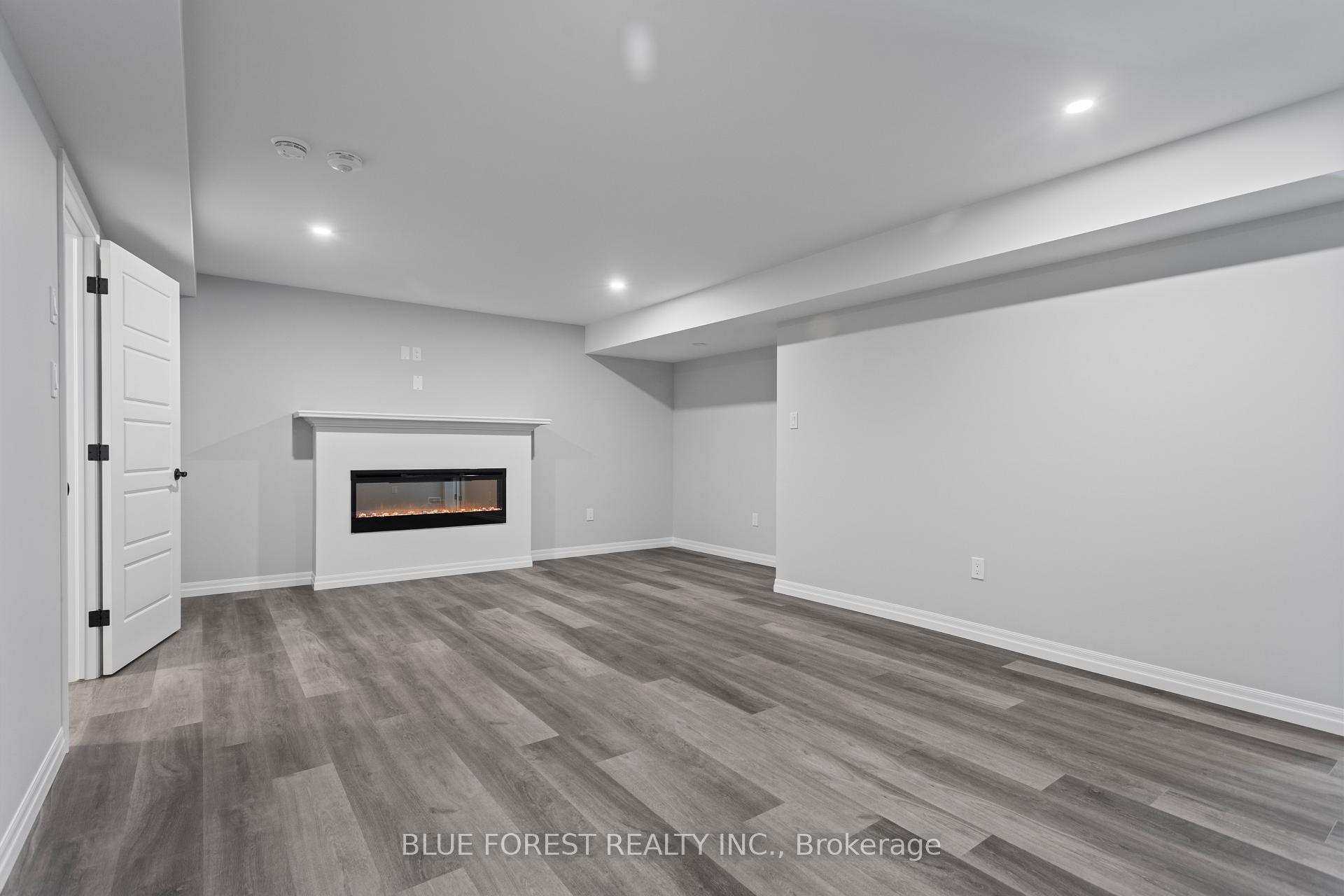 Photo 15 of 218 Snyders Avenue, Central Elgin, Belmont — HOMEH