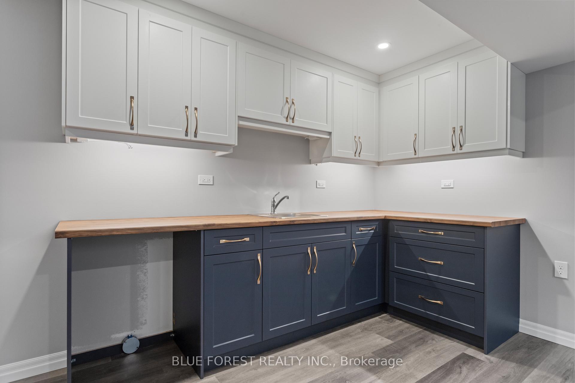 Photo 20 of 218 Snyders Avenue, Central Elgin, Belmont — HOMEH