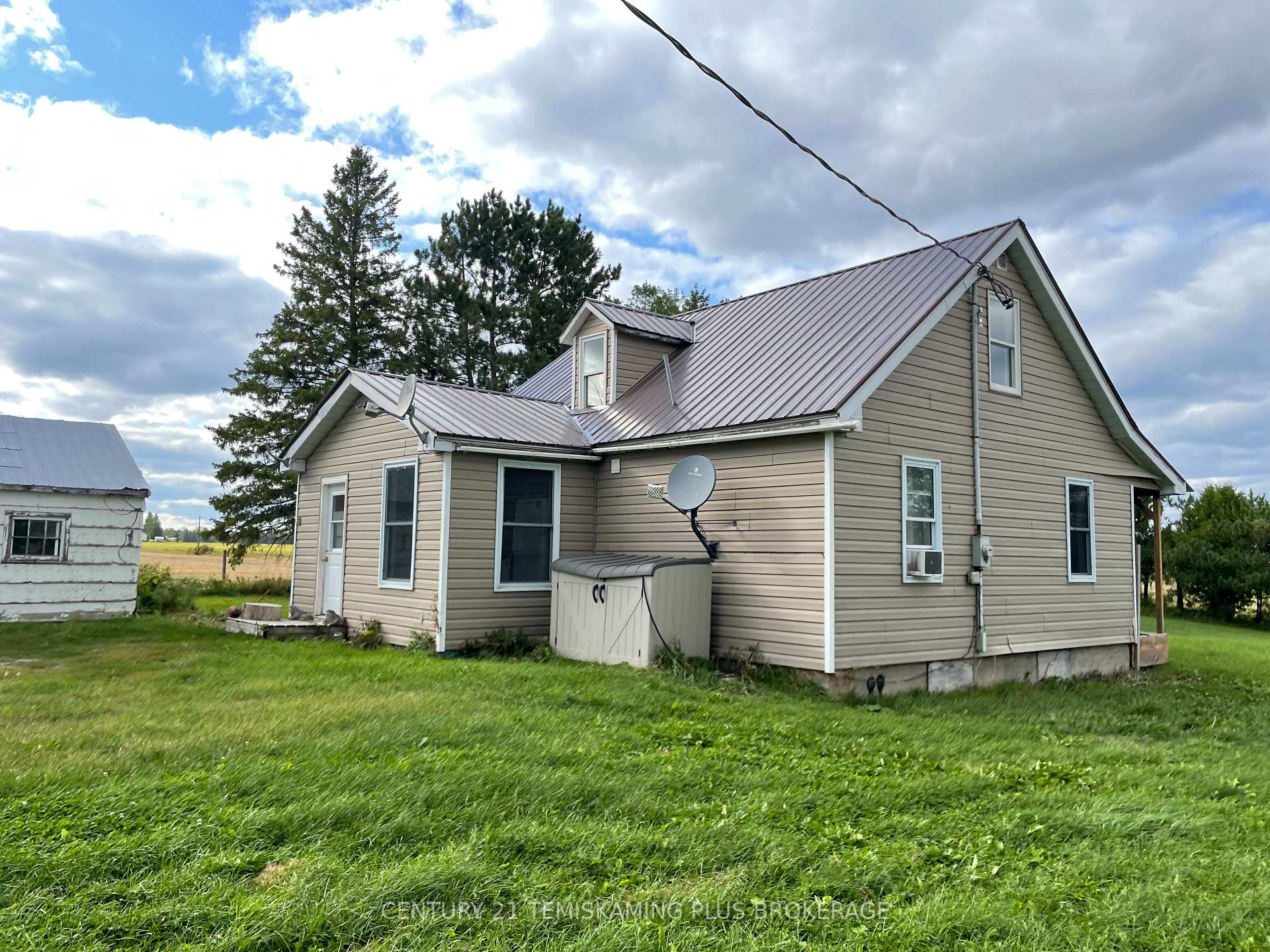 Photo 8 of 253156 Roger's Road, Englehart — HOMEH