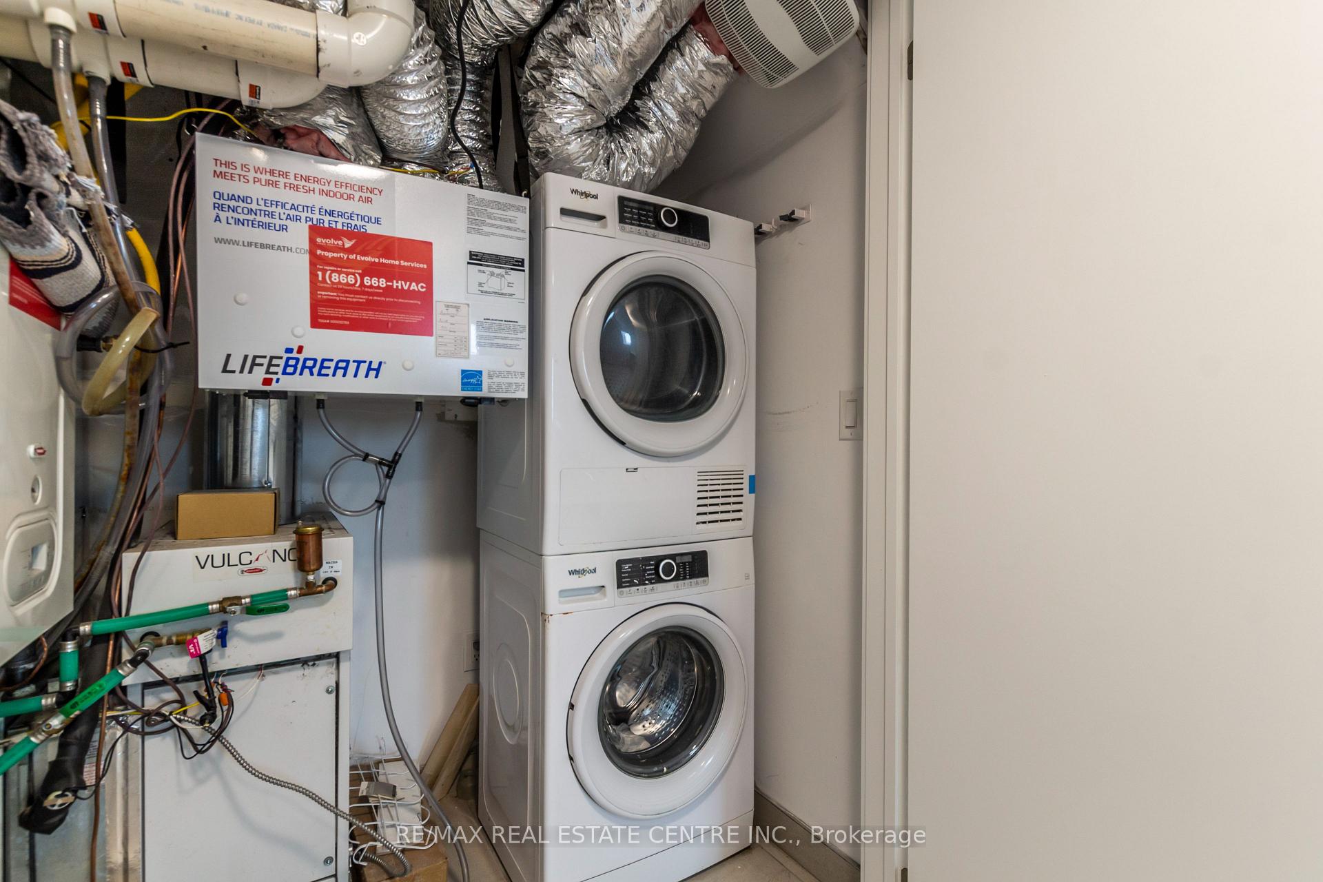 Photo 5 of Unit 2, 165 veterans Drive, Brampton, Northwest Brampton — HOMEH