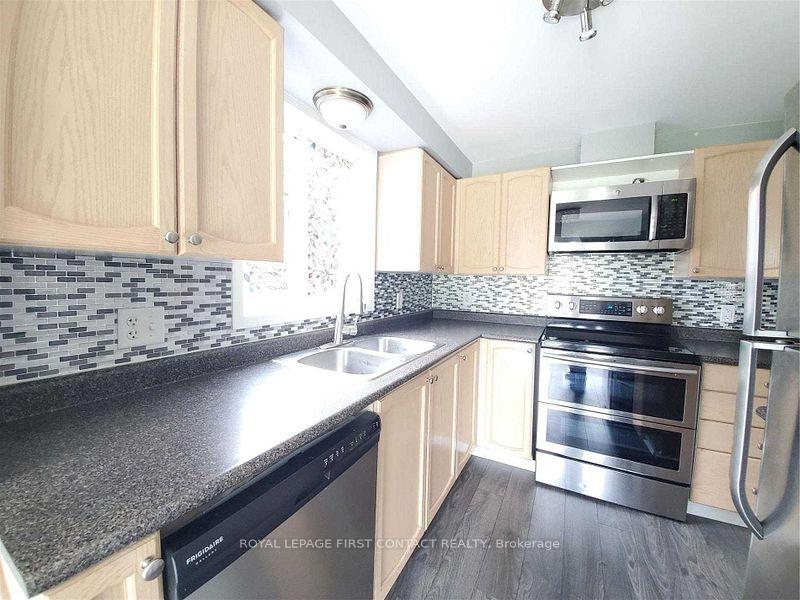 Photo 3 of 7 Nathan Crescent, Barrie, Painswick South — HOMEH