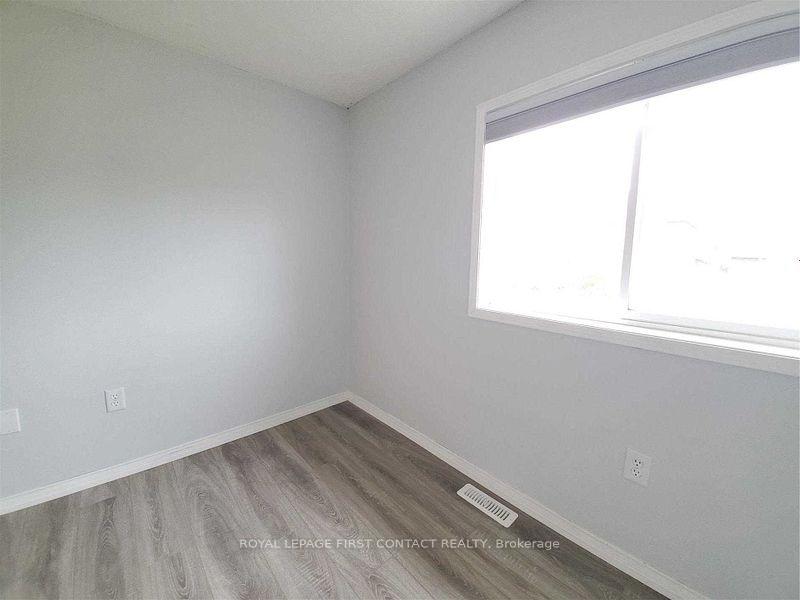 Photo 9 of 7 Nathan Crescent, Barrie, Painswick South — HOMEH