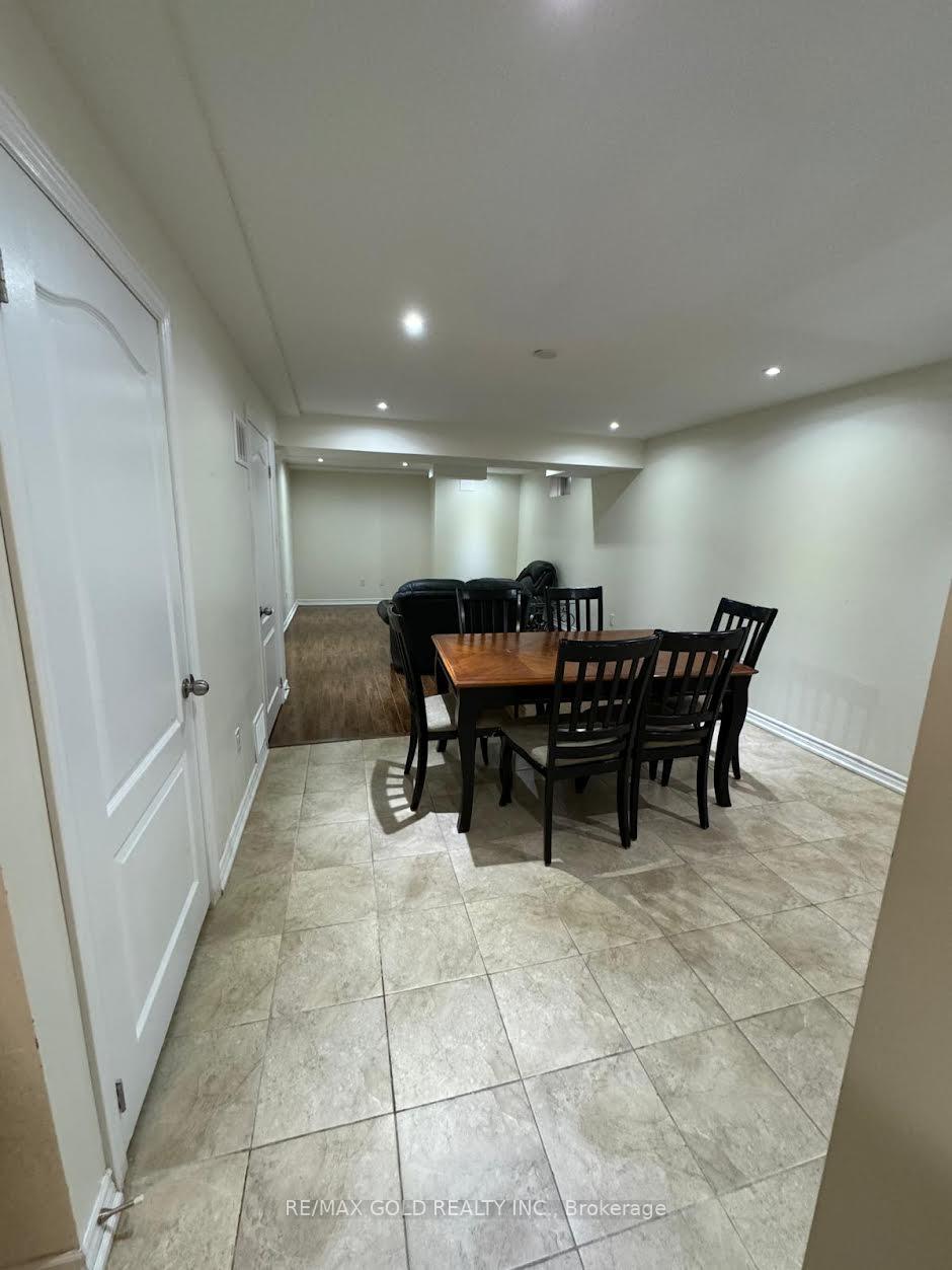Photo 2 of 9 Binnery Drive, Brampton, Vales of Castlemore — HOMEH