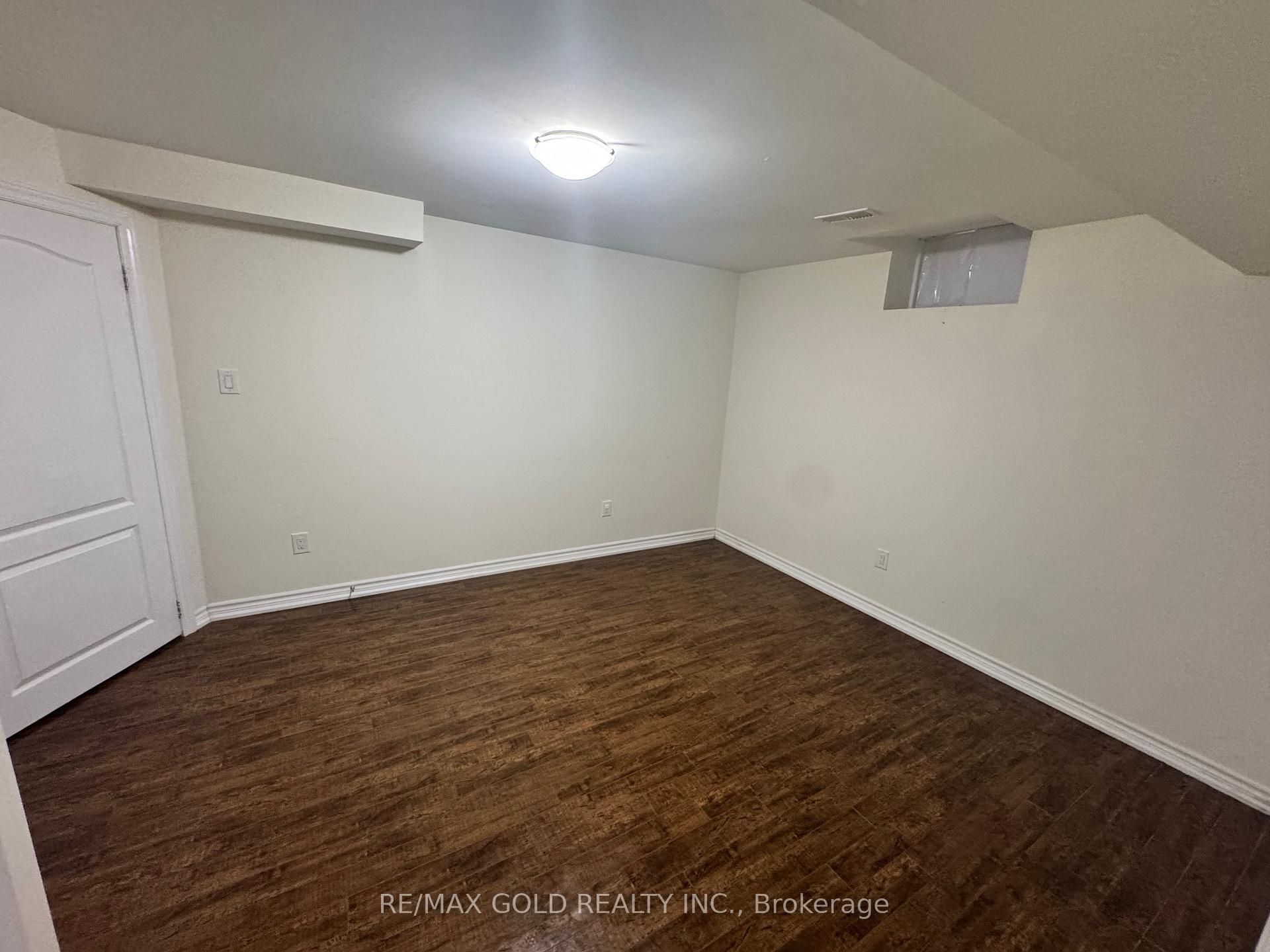 Photo 3 of 9 Binnery Drive, Brampton, Vales of Castlemore — HOMEH
