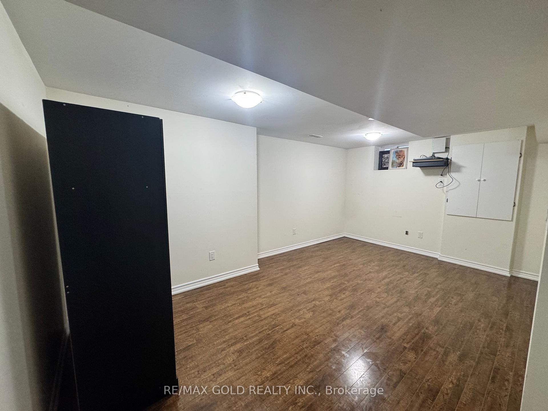 Photo 9 of 9 Binnery Drive, Brampton, Vales of Castlemore — HOMEH