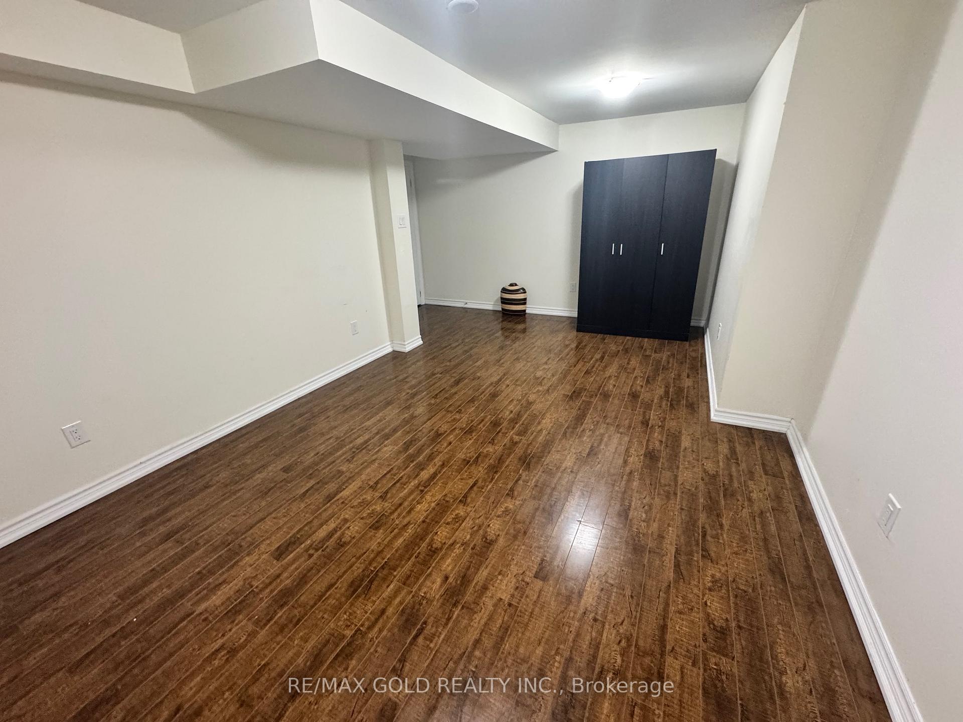 Photo 11 of 9 Binnery Drive, Brampton, Vales of Castlemore — HOMEH