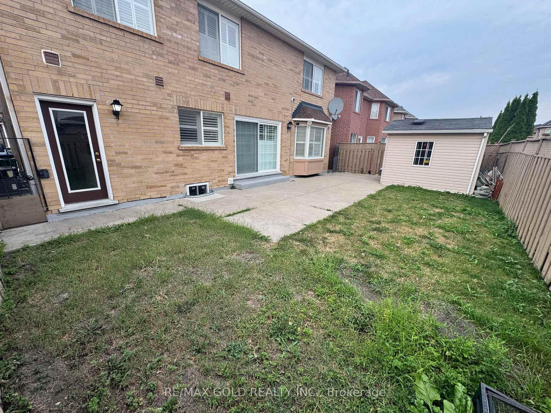 Photo 13 of 9 Binnery Drive, Brampton, Vales of Castlemore — HOMEH