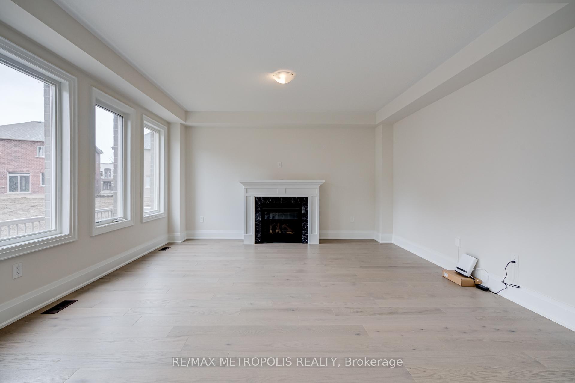 Photo 6 of 454 Humphrey Street, Hamilton, Waterdown — HOMEH