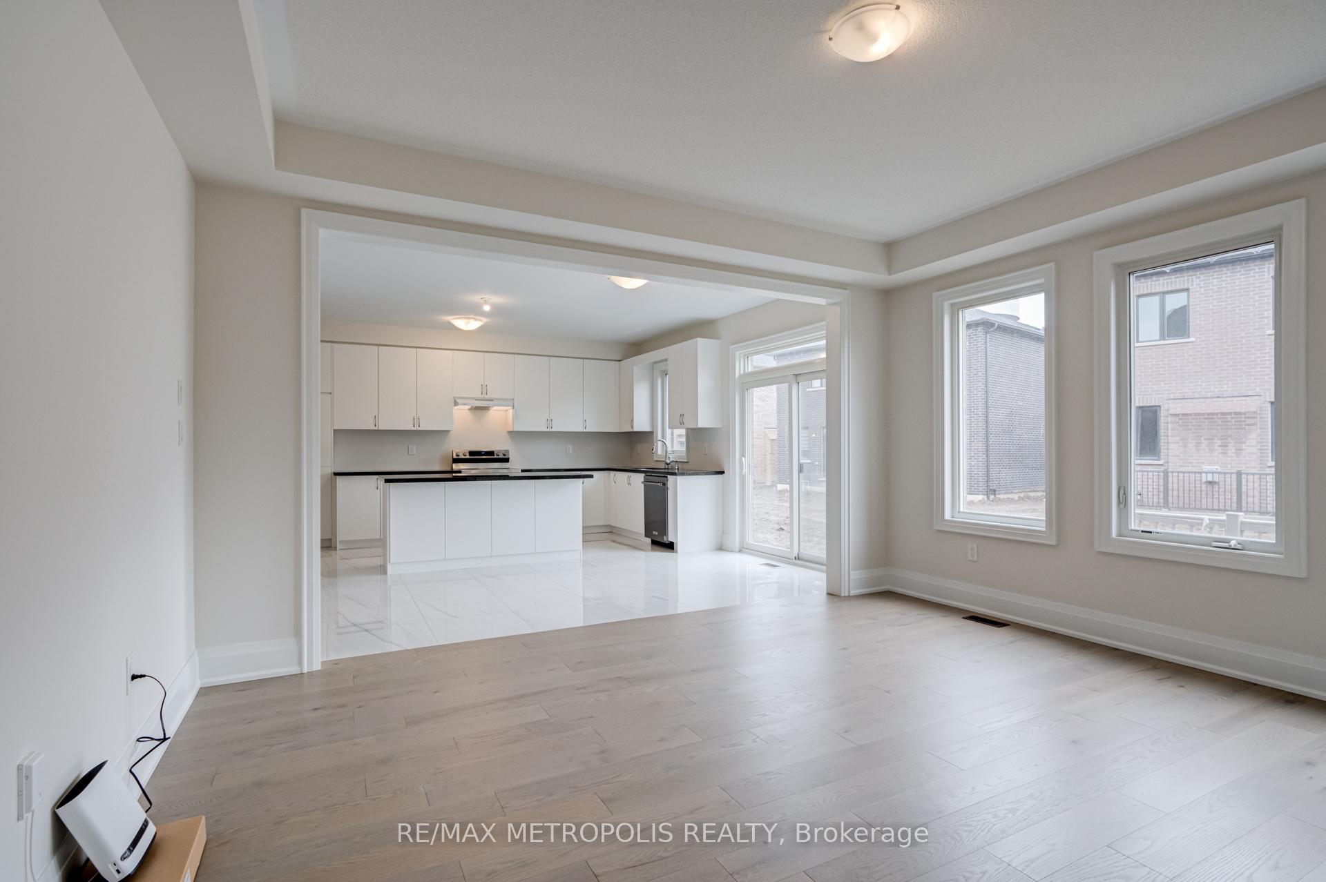 Photo 10 of 454 Humphrey Street, Hamilton, Waterdown — HOMEH