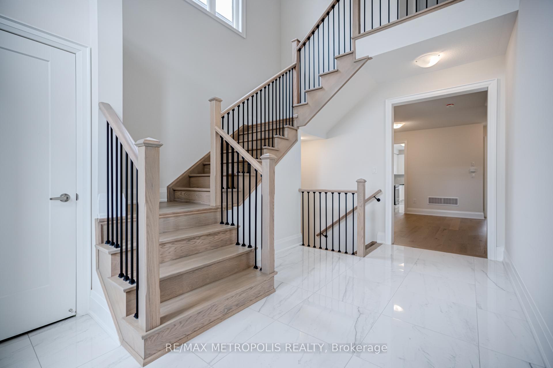 Photo 16 of 454 Humphrey Street, Hamilton, Waterdown — HOMEH