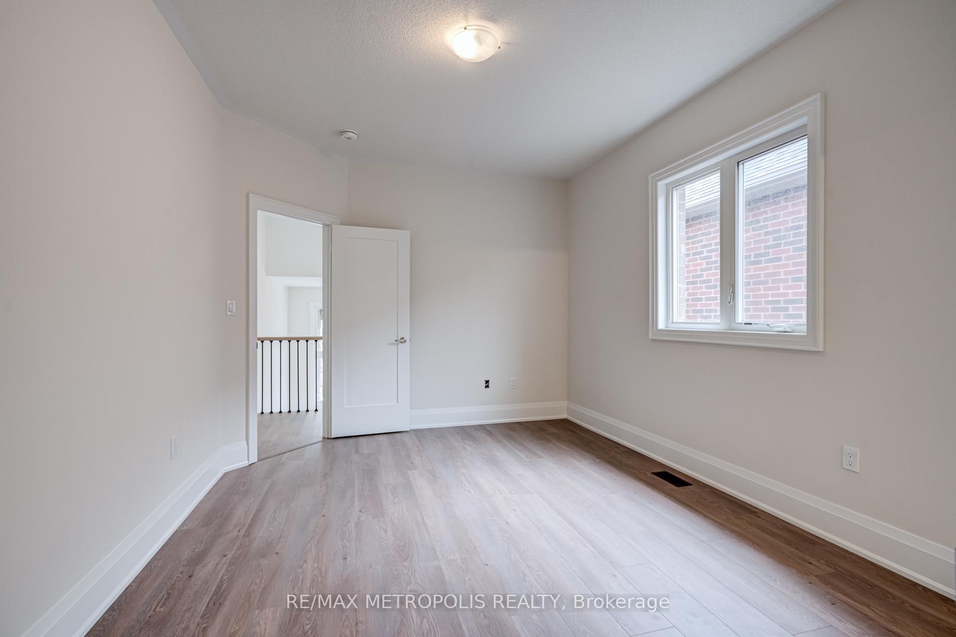 Photo 18 of 454 Humphrey Street, Hamilton, Waterdown — HOMEH