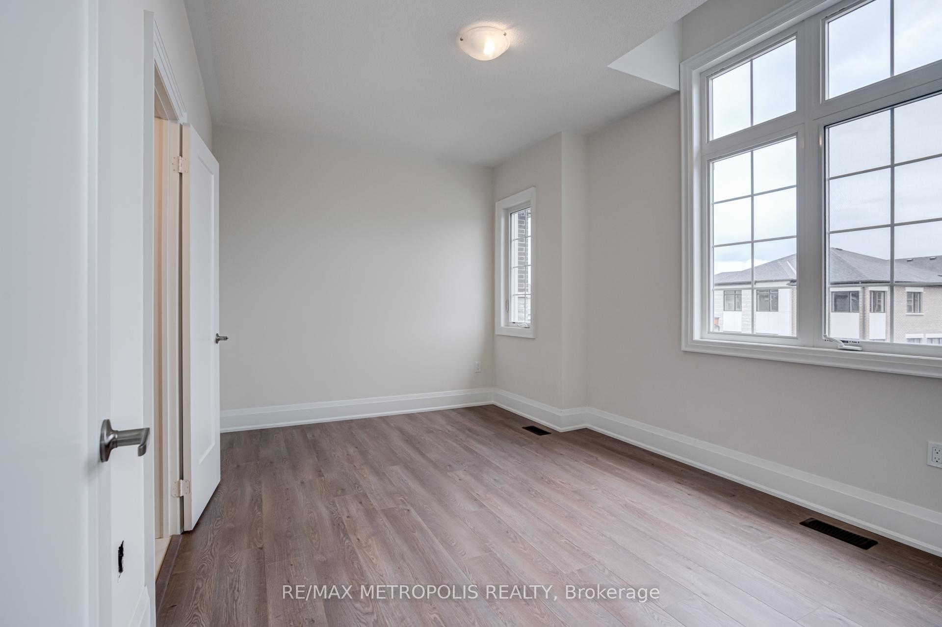 Photo 29 of 454 Humphrey Street, Hamilton, Waterdown — HOMEH