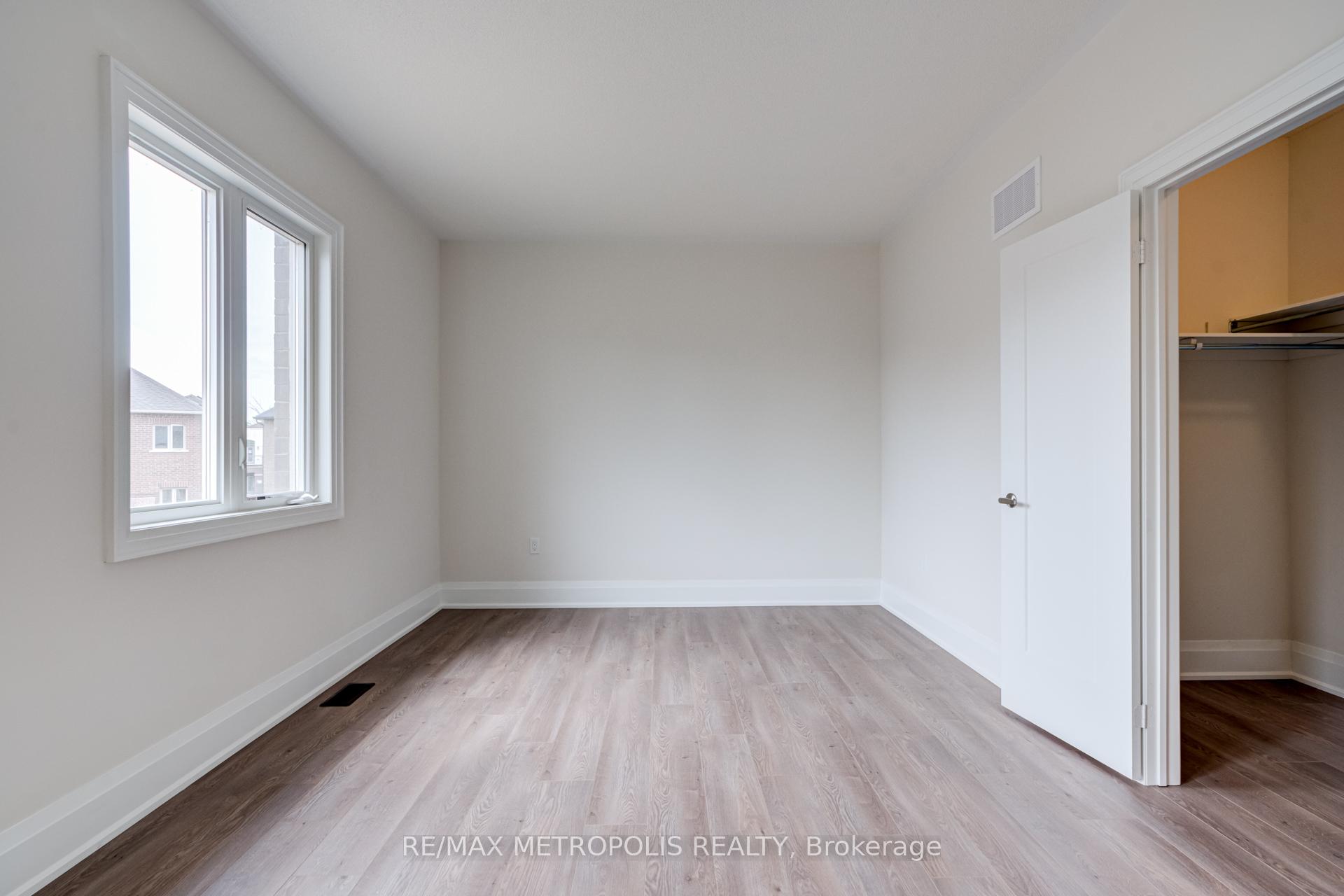 Photo 40 of 454 Humphrey Street, Hamilton, Waterdown — HOMEH