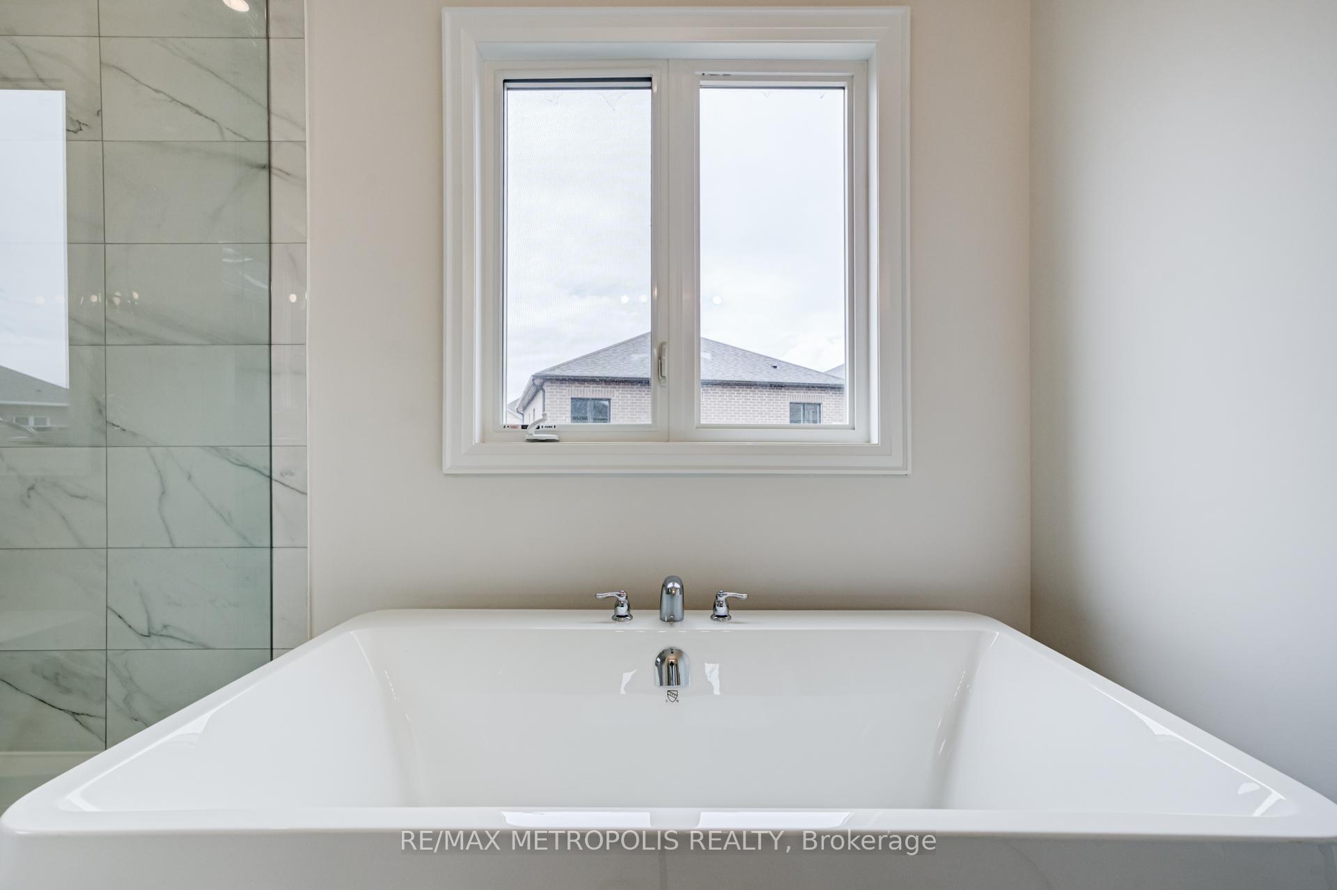 Photo 24 of 454 Humphrey Street, Hamilton, Waterdown — HOMEH