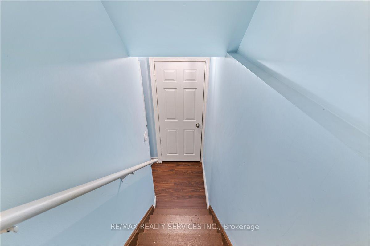 Photo 7 of Unit Bsmt, 524 Attenborough Terrace N, Milton, Willmott — HOMEH