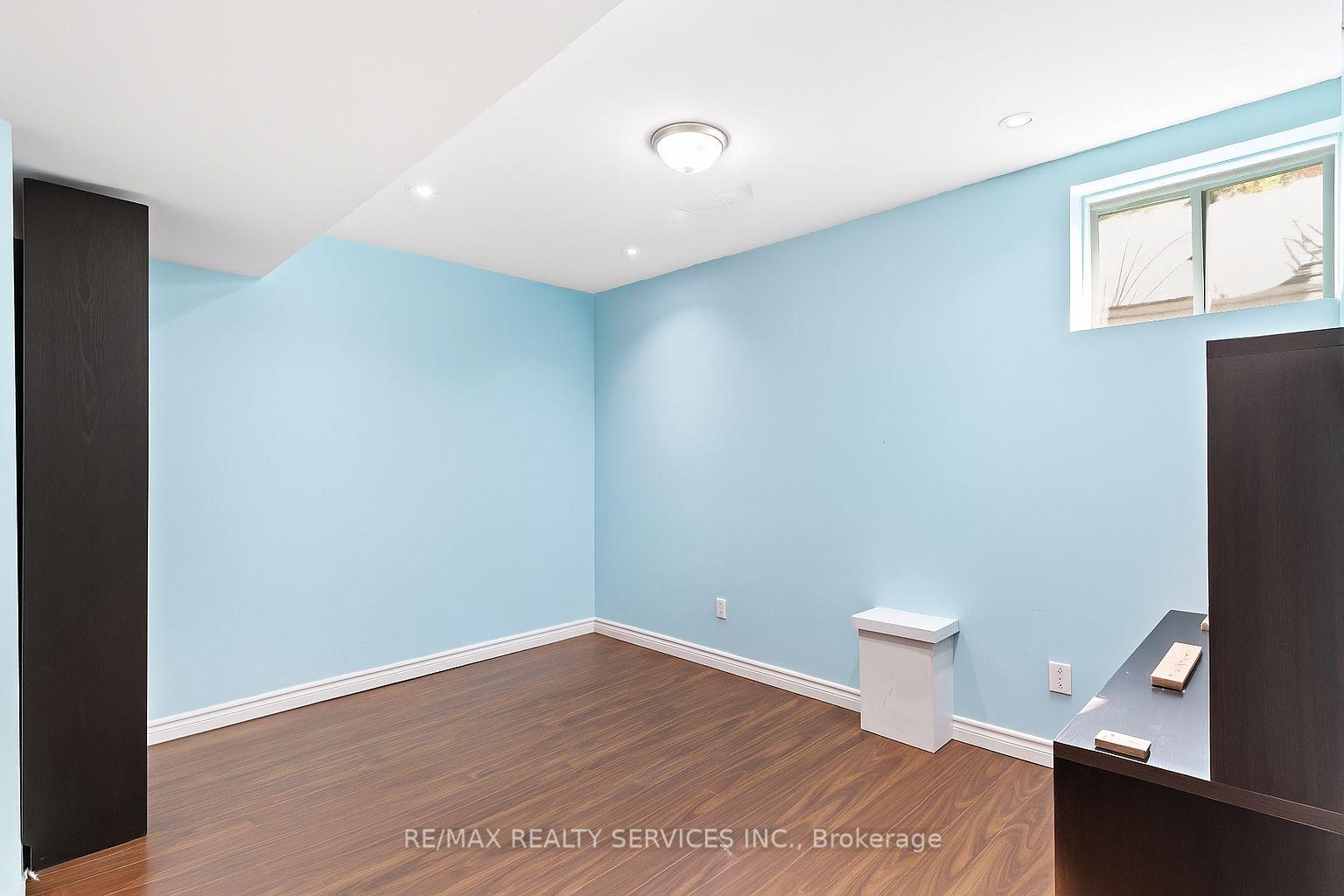 Photo 4 of Unit Bsmt, 524 Attenborough Terrace N, Milton, Willmott — HOMEH