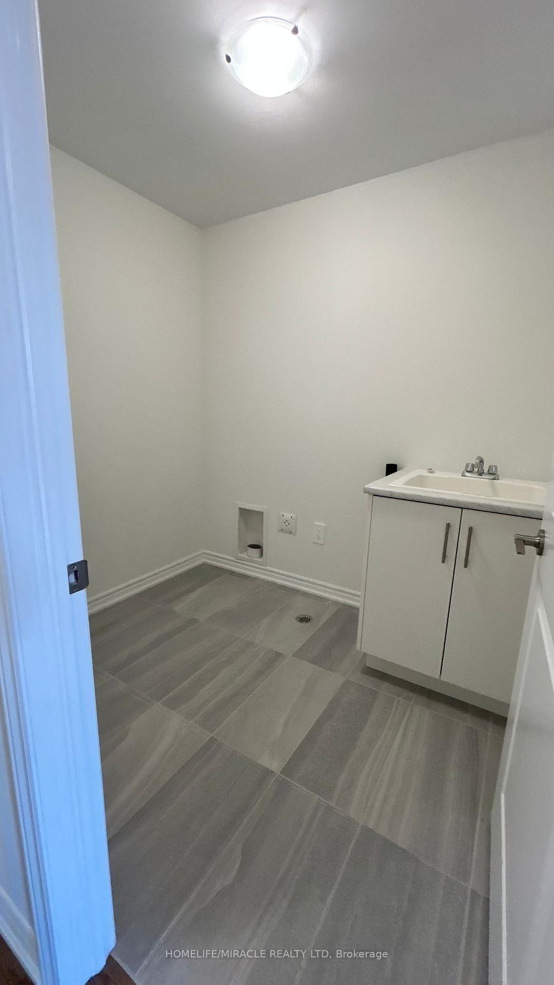 Photo 5 of 1431 Savoline Boulevard, Milton, Rural Milton — HOMEH