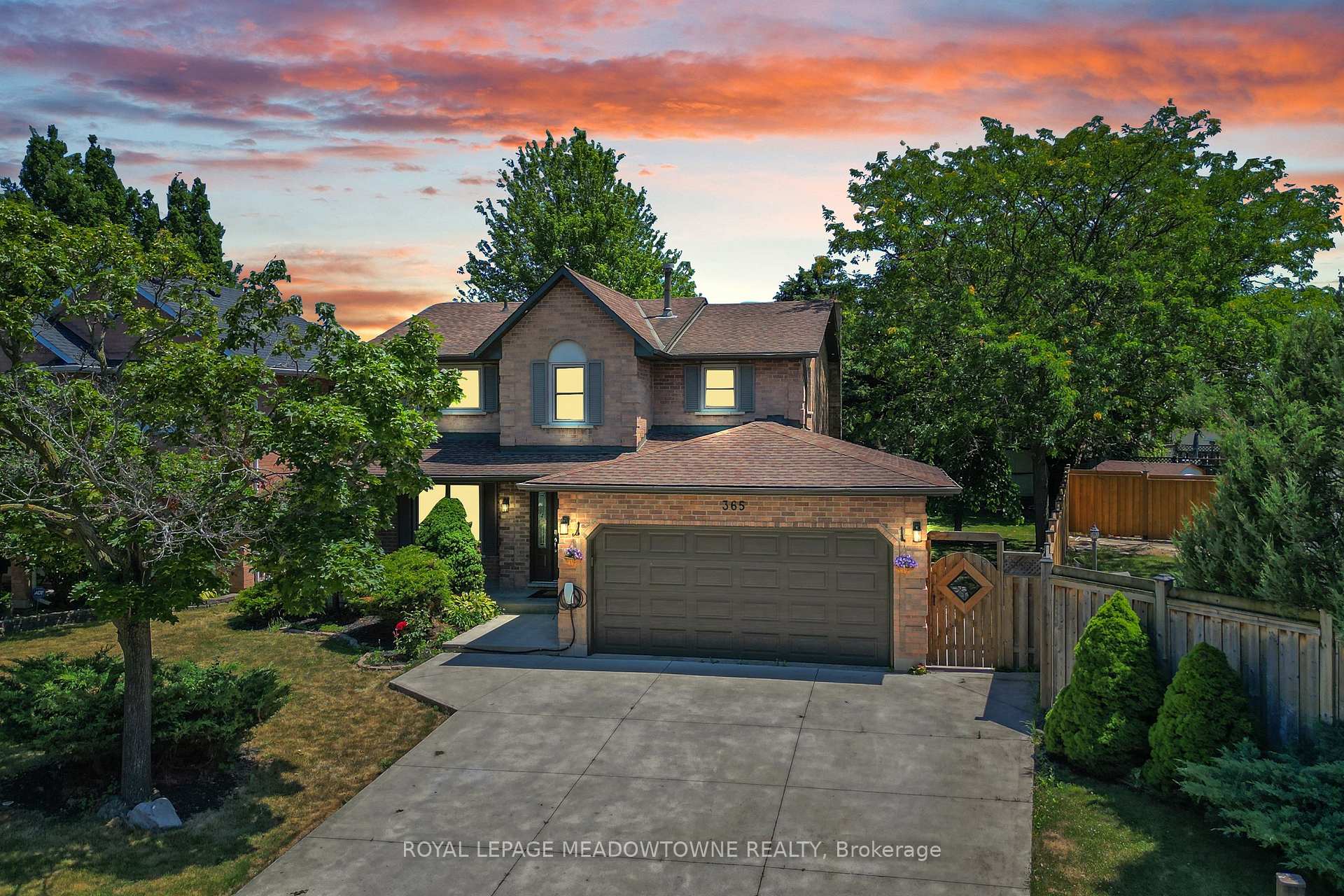 Photo 4 of 365 Celtic Drive, Hamilton, Stoney Creek — HOMEH