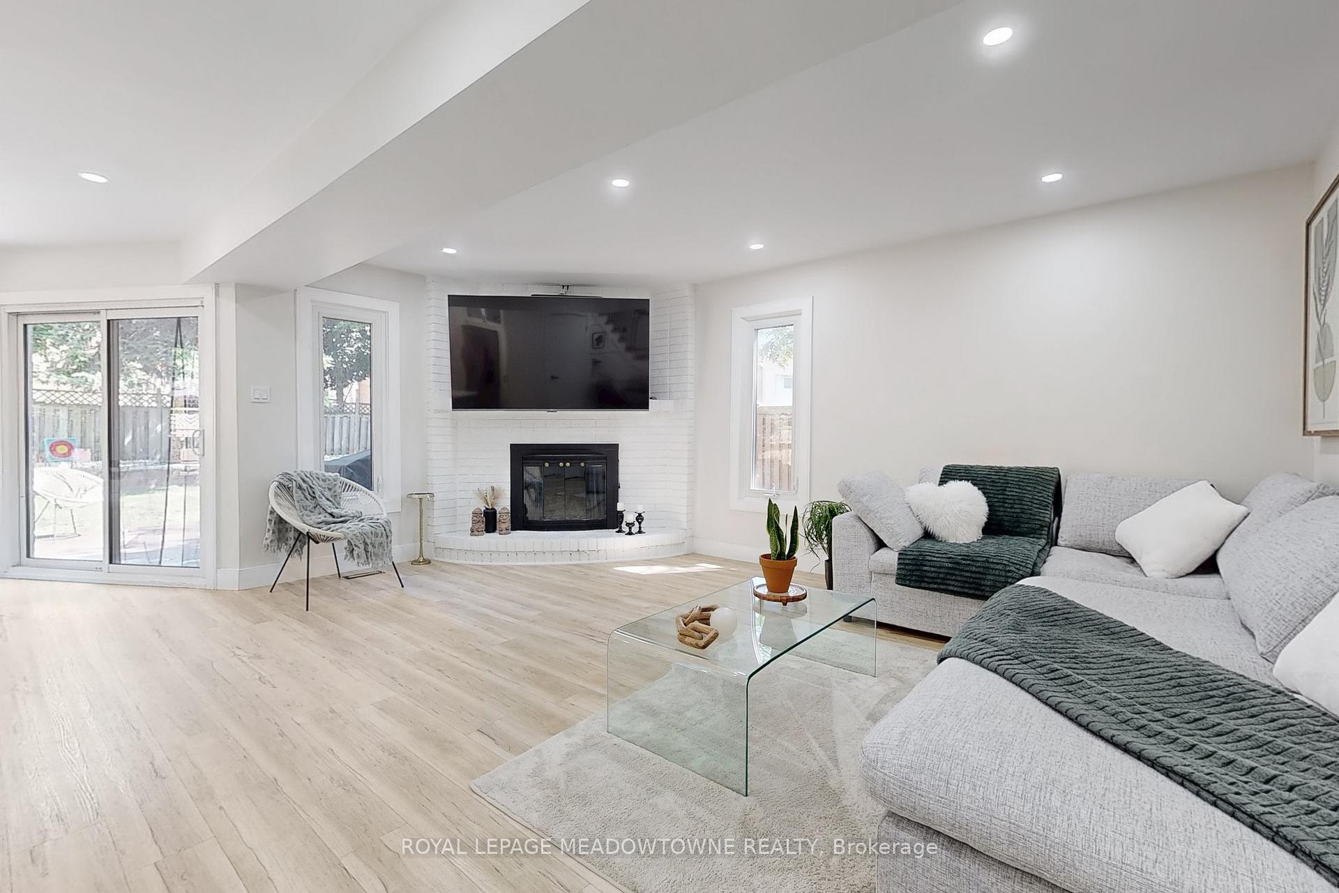 Photo 6 of 365 Celtic Drive, Hamilton, Stoney Creek — HOMEH