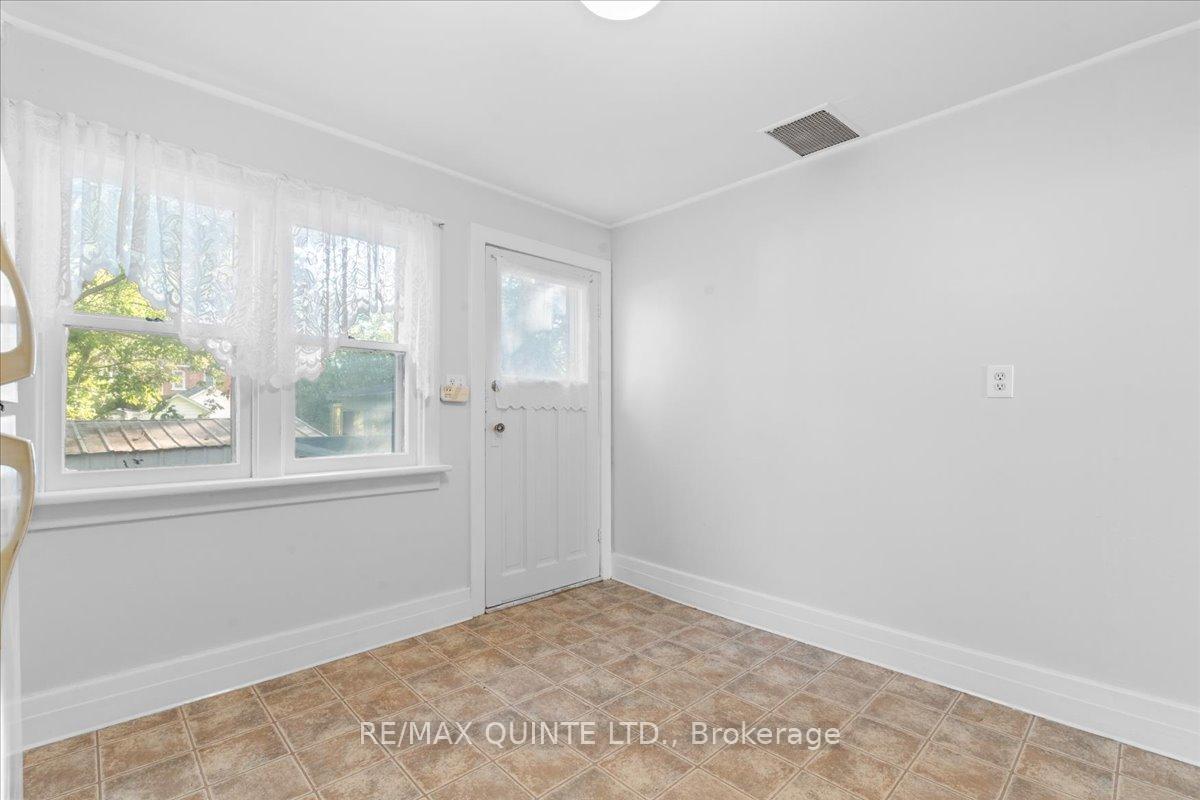 Photo 16 of 15 Murney Street, Belleville, Belleville Ward — HOMEH