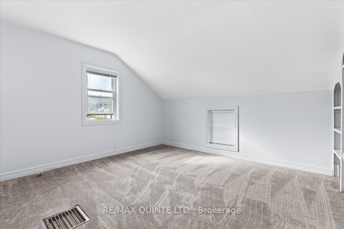 Photo 25 of 15 Murney Street, Belleville, Belleville Ward — HOMEH