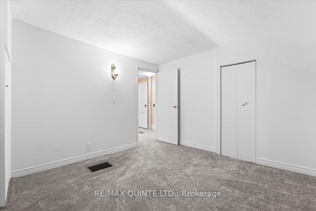 Photo 35 of 15 Murney Street, Belleville, Belleville Ward — HOMEH