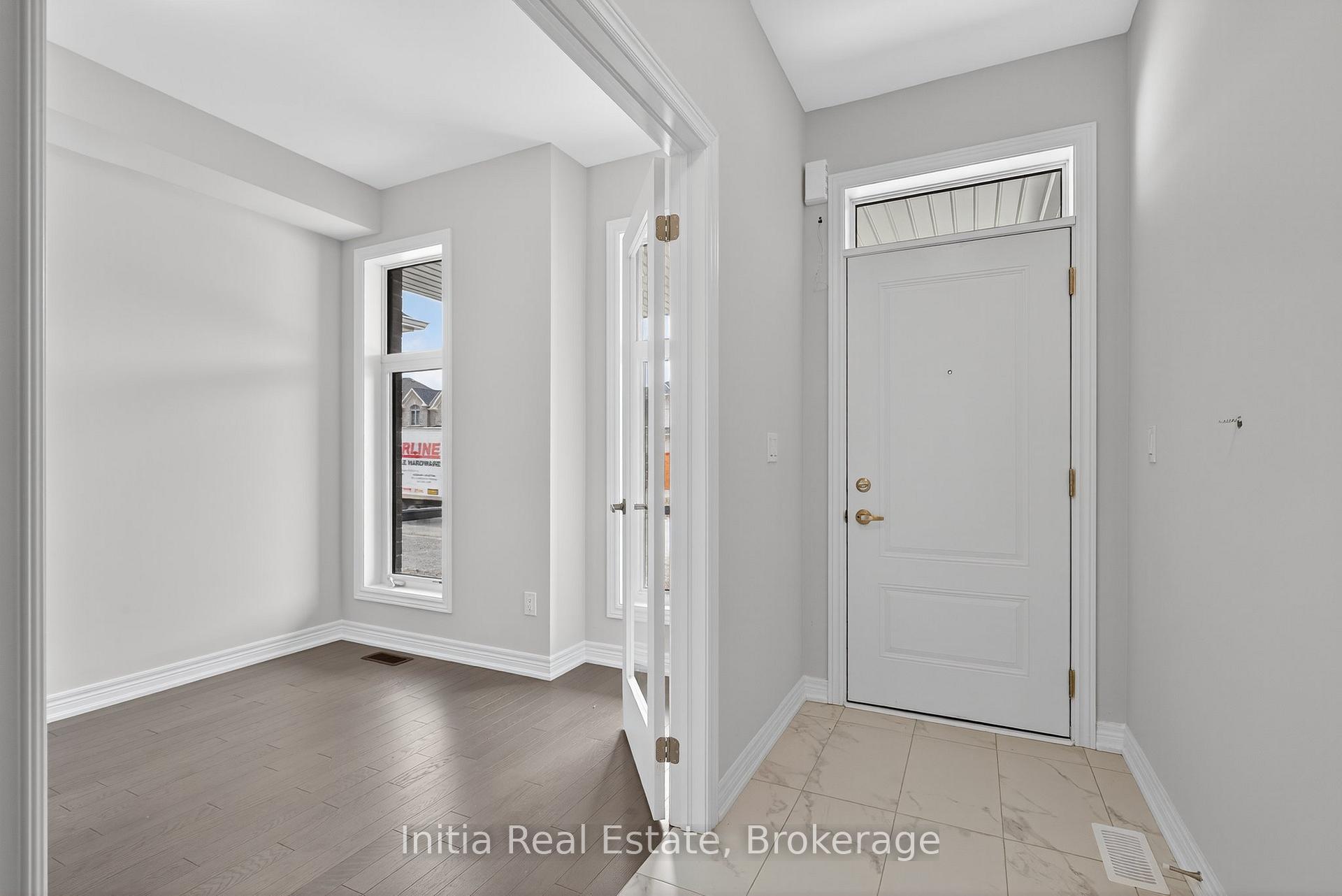 Photo 2 of 1474 Davis Loop Circle, Innisfil, Lefroy — HOMEH