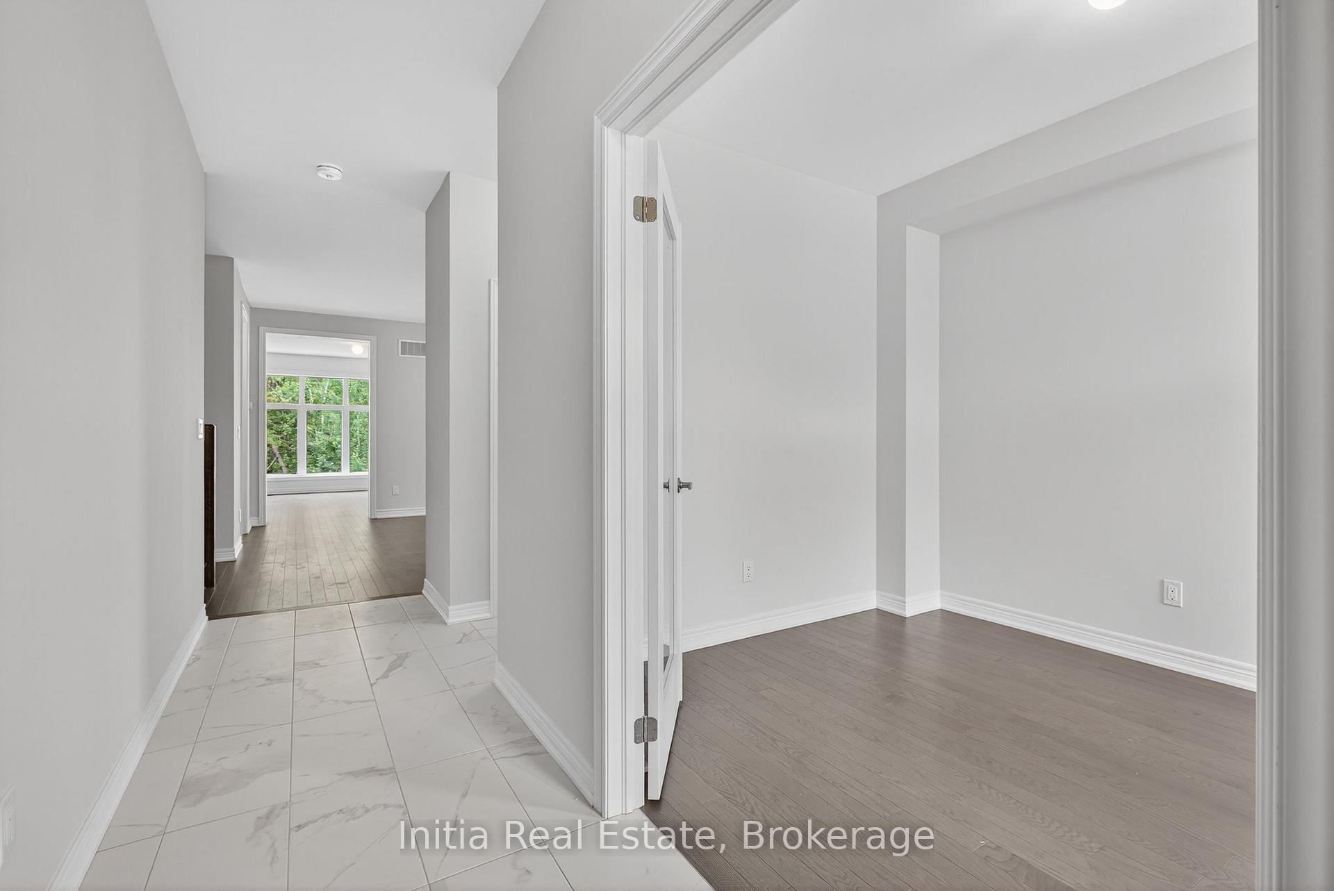 Photo 3 of 1474 Davis Loop Circle, Innisfil, Lefroy — HOMEH