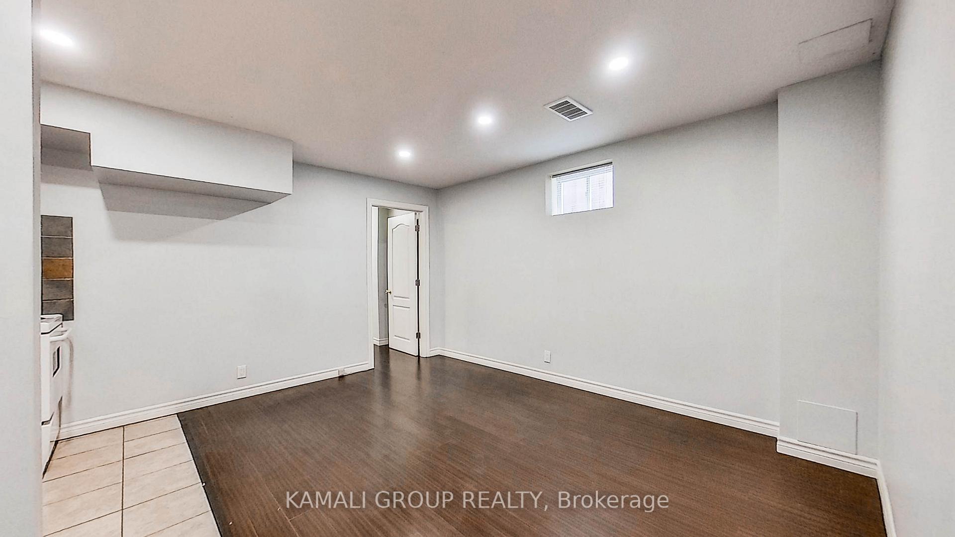 Photo 9 of Unit BSMT #2, 156 Townsgate Drive, Vaughan, Crestwood-Springfarm-Yorkhill — HOMEH