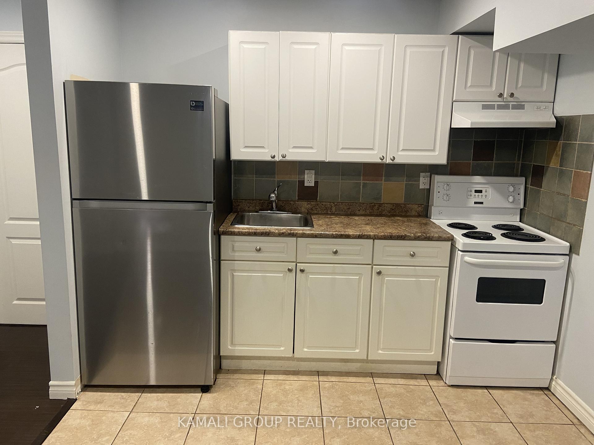 Photo 4 of Unit BSMT #2, 156 Townsgate Drive, Vaughan, Crestwood-Springfarm-Yorkhill — HOMEH