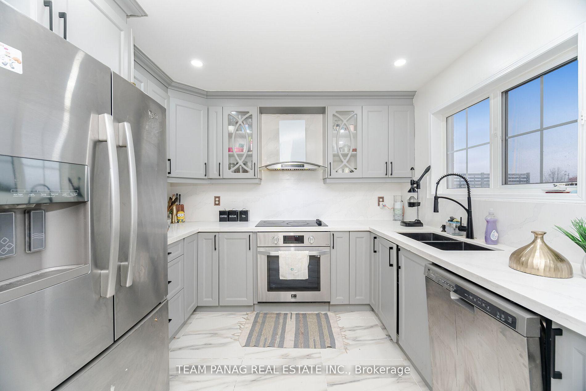 Photo 4 of 84 Porchlight Road, Brampton, Fletcher's Creek Village — HOMEH
