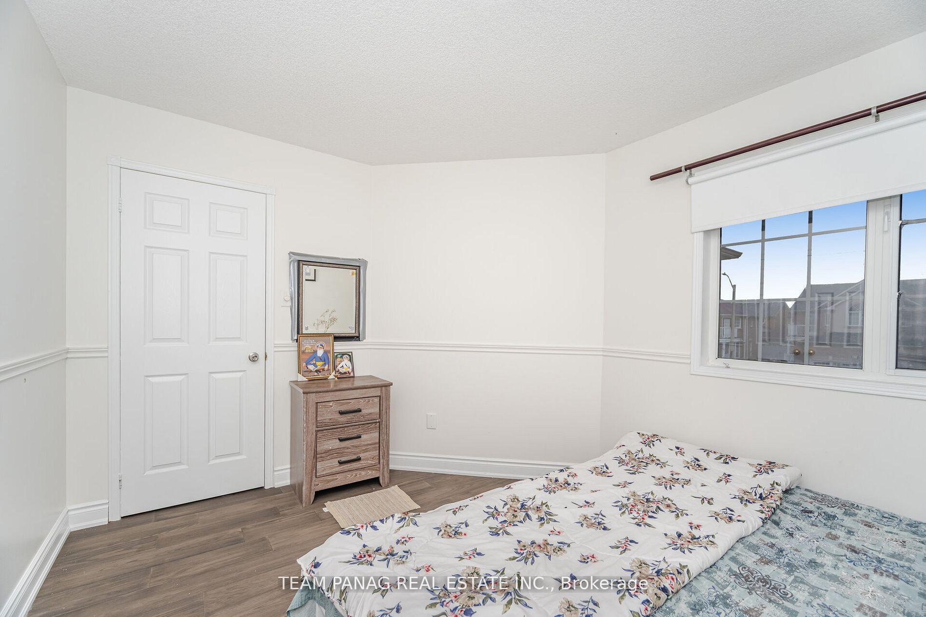Photo 7 of 84 Porchlight Road, Brampton, Fletcher's Creek Village — HOMEH