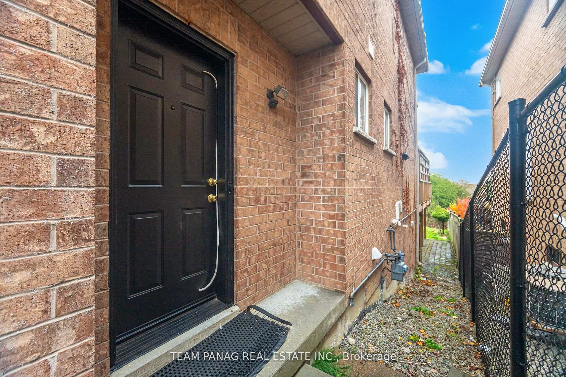 Photo 37 of 84 Porchlight Road, Brampton, Fletcher's Creek Village — HOMEH