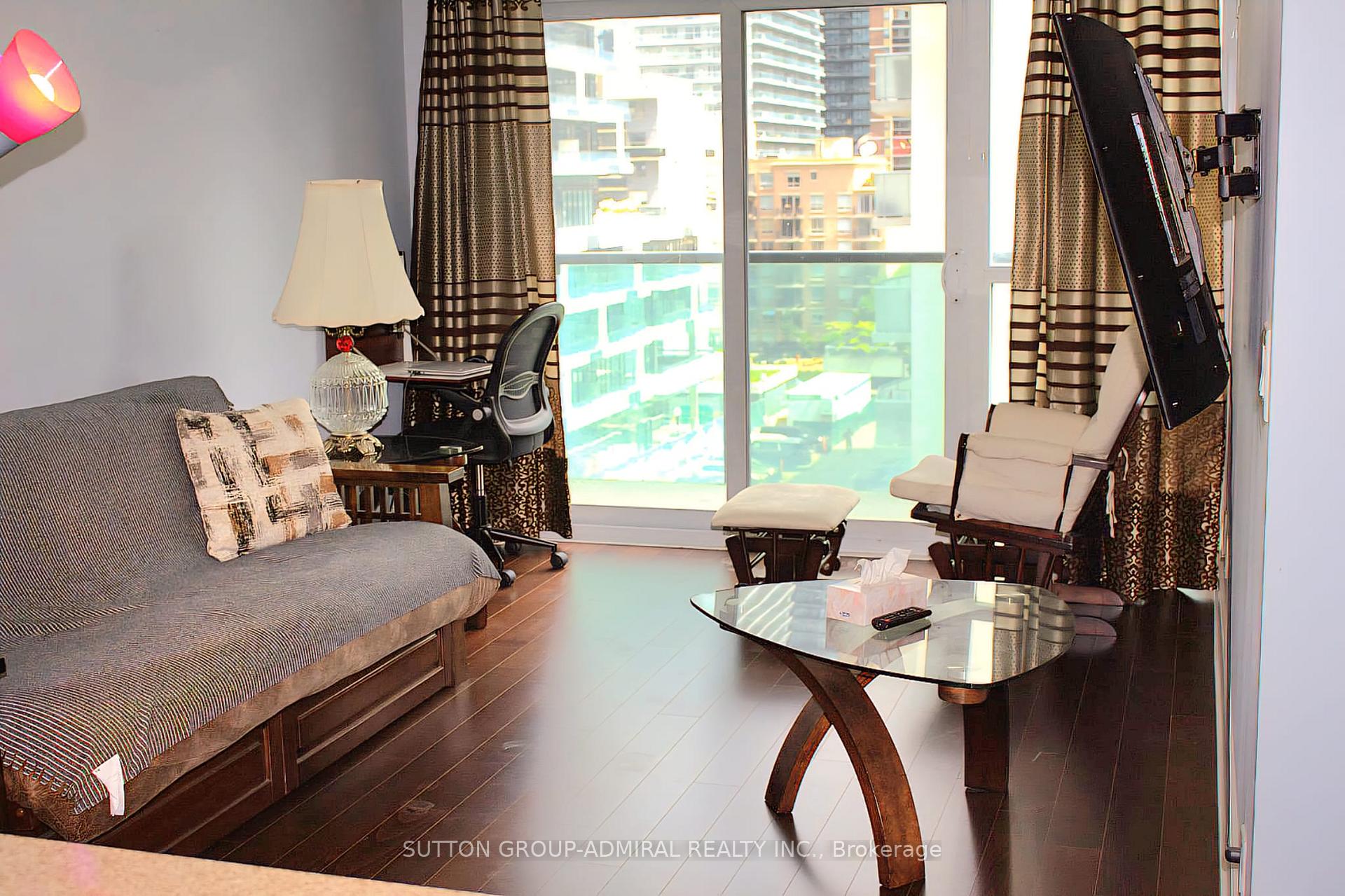 Photo 8 of Unit 512, 70 Roehampton Avenue, Toronto, Mount Pleasant West — HOMEH