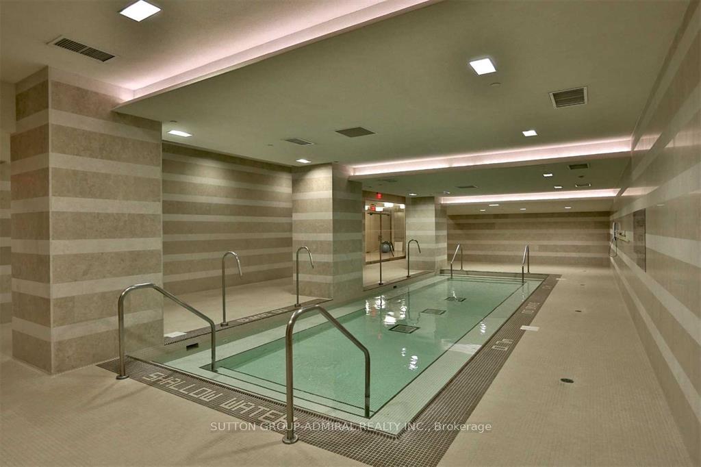 Photo 3 of Unit 512, 70 Roehampton Avenue, Toronto, Mount Pleasant West — HOMEH