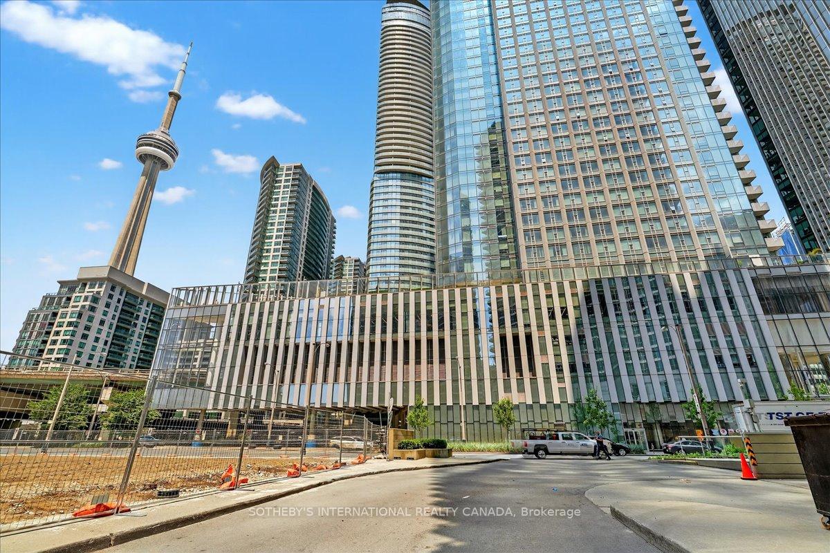 Front of Unit 2105, 10 York Street