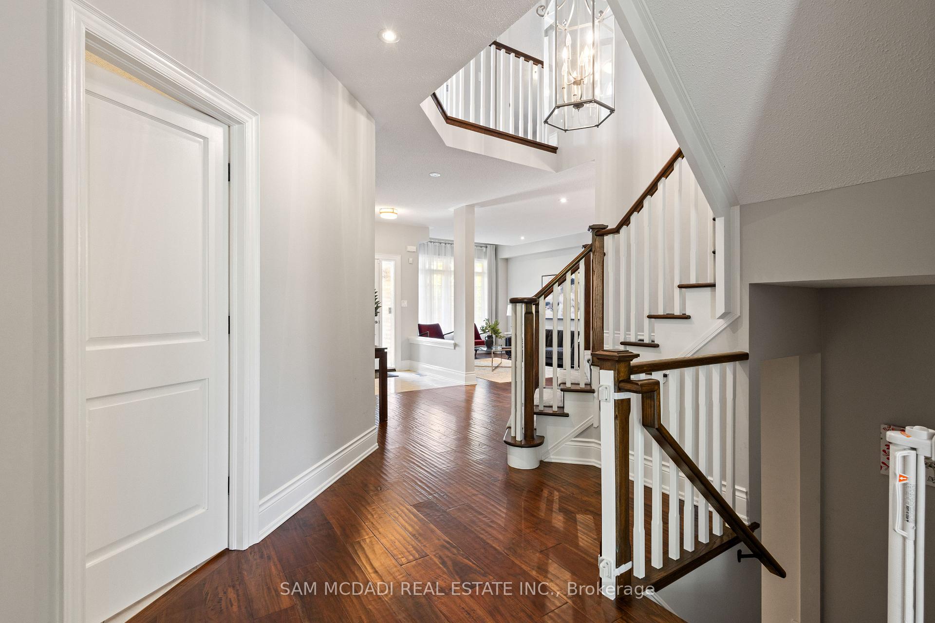 Photo 2 of 4173 Kane Crescent, Burlington, Rose — HOMEH