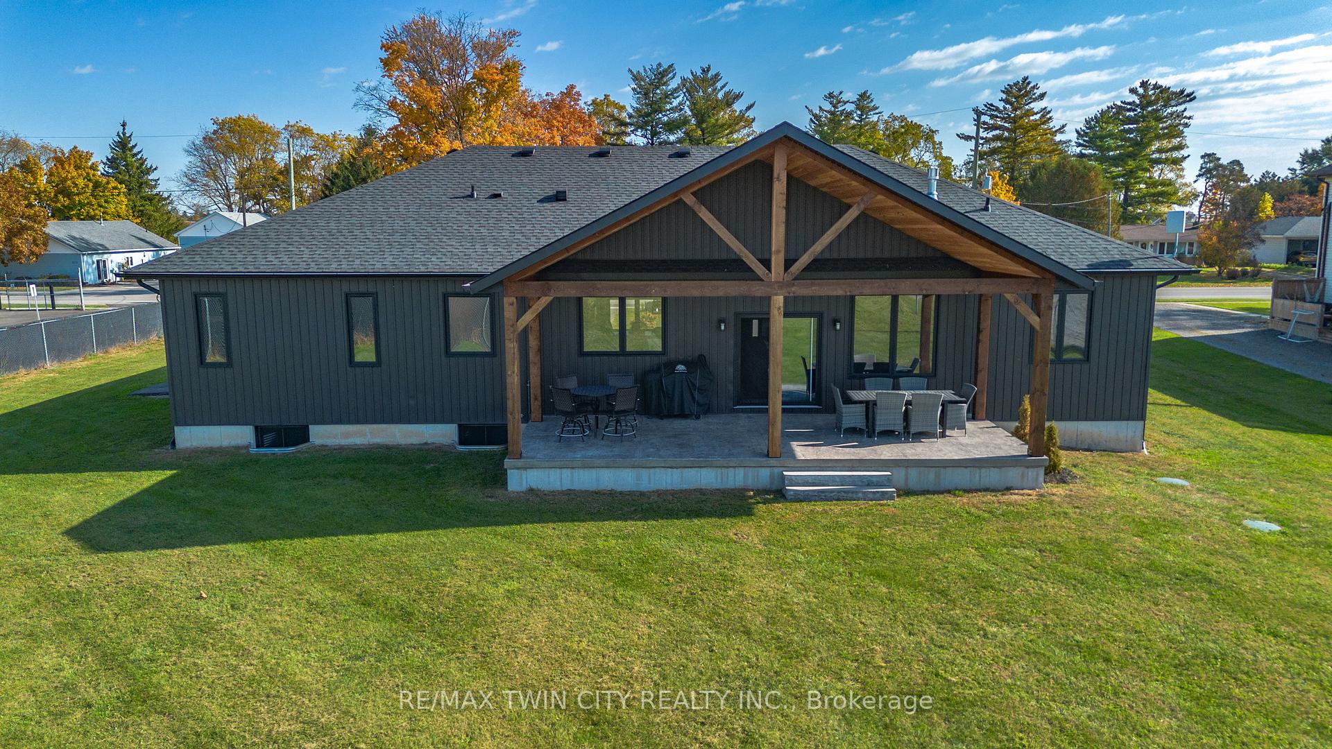 Photo 2 of 367 Maple Avenue S, Brant, Burford — HOMEH