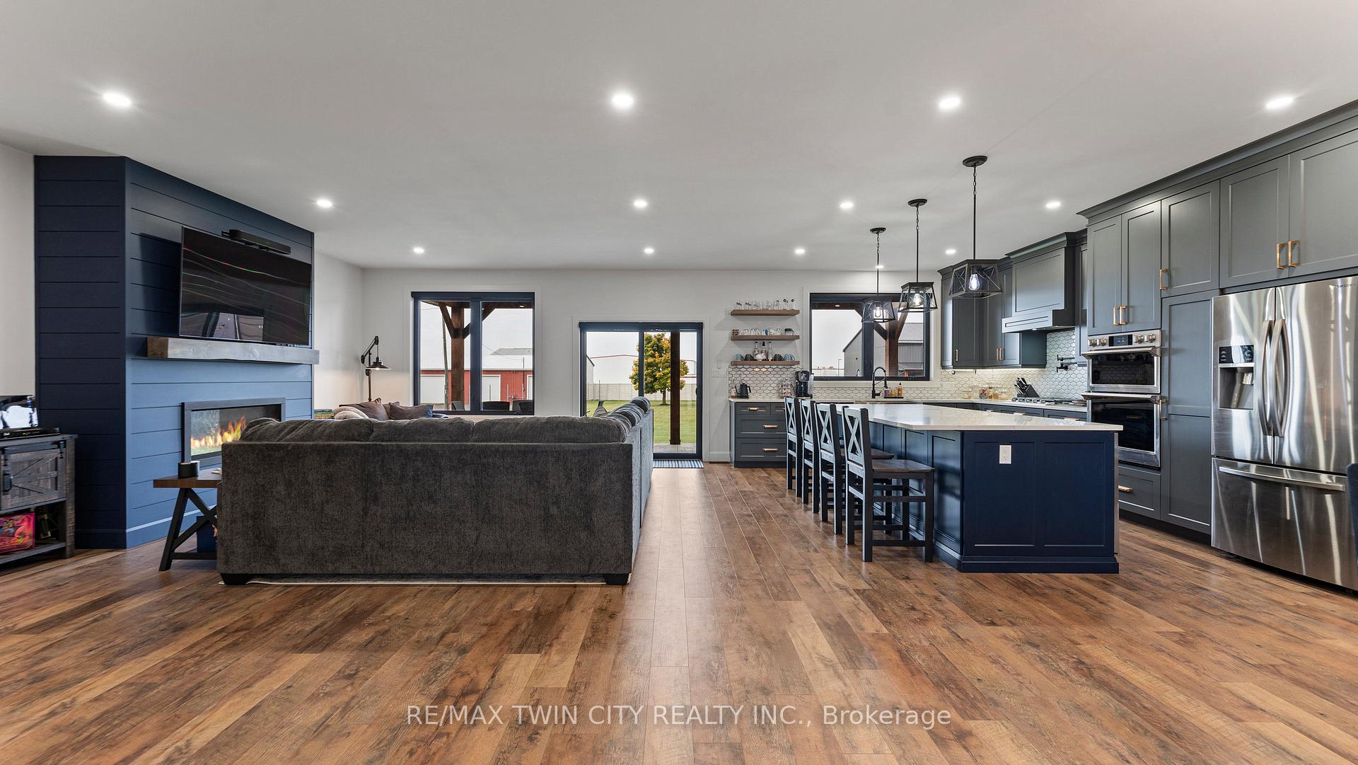 Photo 4 of 367 Maple Avenue S, Brant, Burford — HOMEH