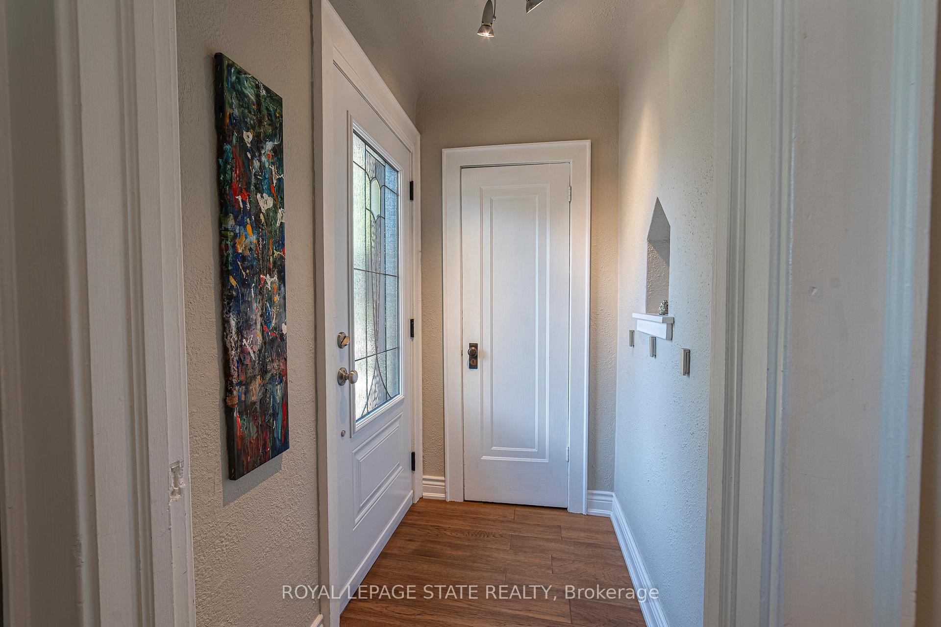 Photo 6 of 38 Kenmore Road, Hamilton, Westdale — HOMEH